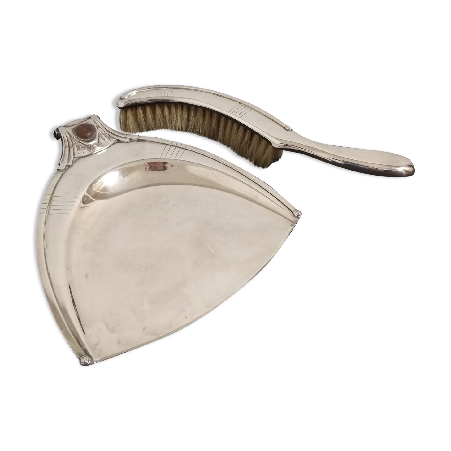 Picks crumbs, peel and table brush in silver metal