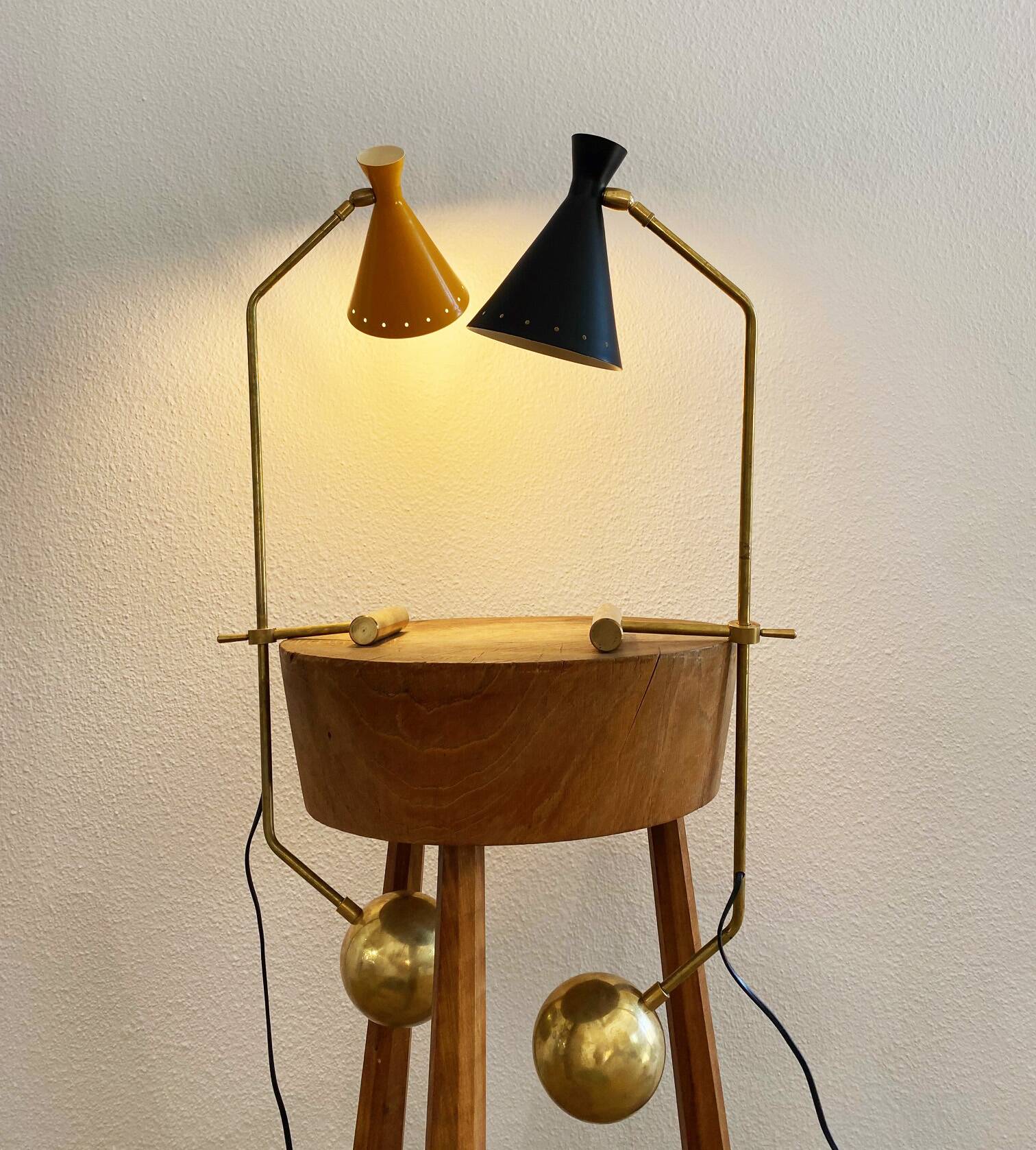 Large Italian brass counterweight lamp, 50s design
