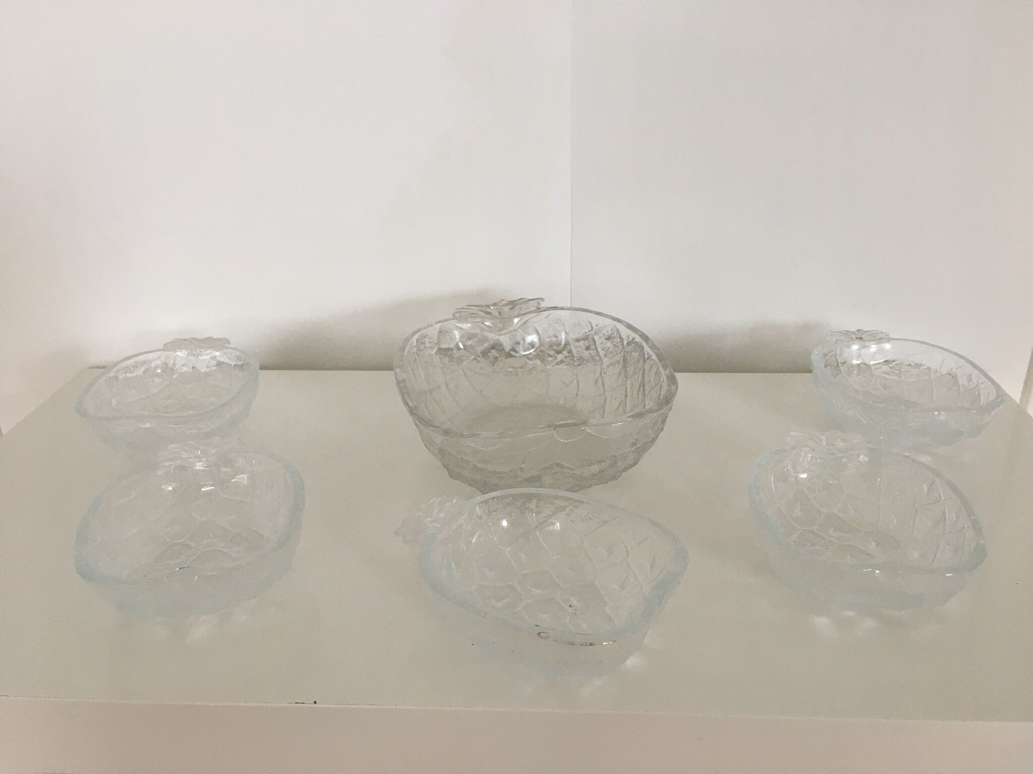 Pineapple dessert service