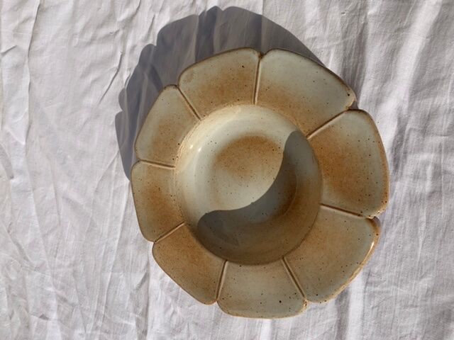 Sandstone ashtray in the shape of a vintage marsh sandstone flower