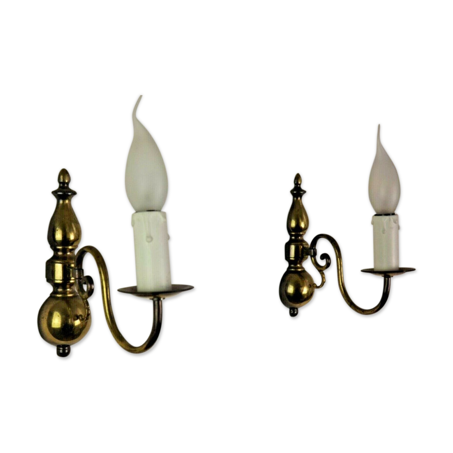 Pair sconces