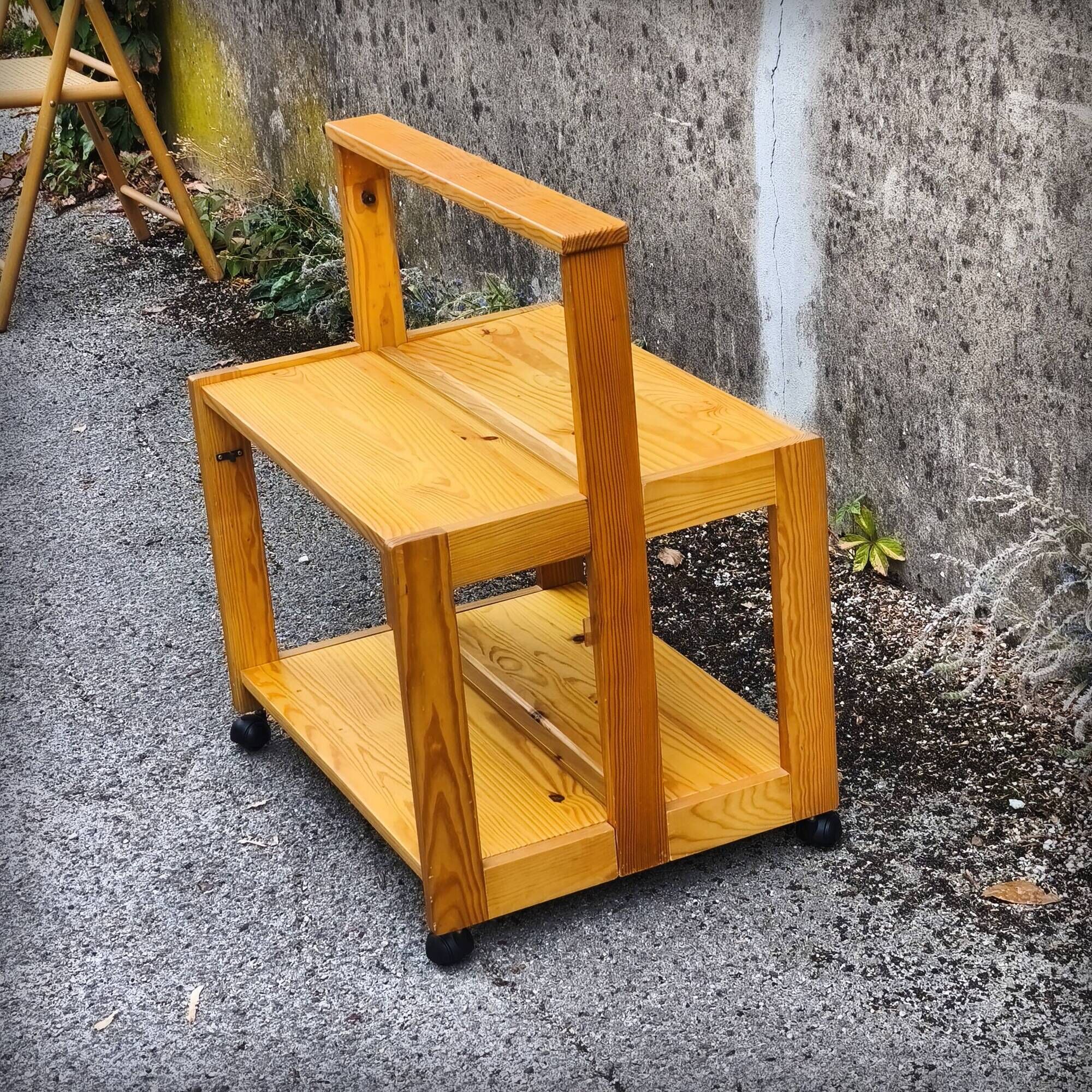 Scandinavian pine folding coffee table / serving table from the 1970s.
