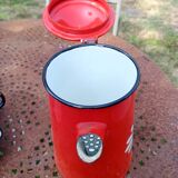 Teapot and cups