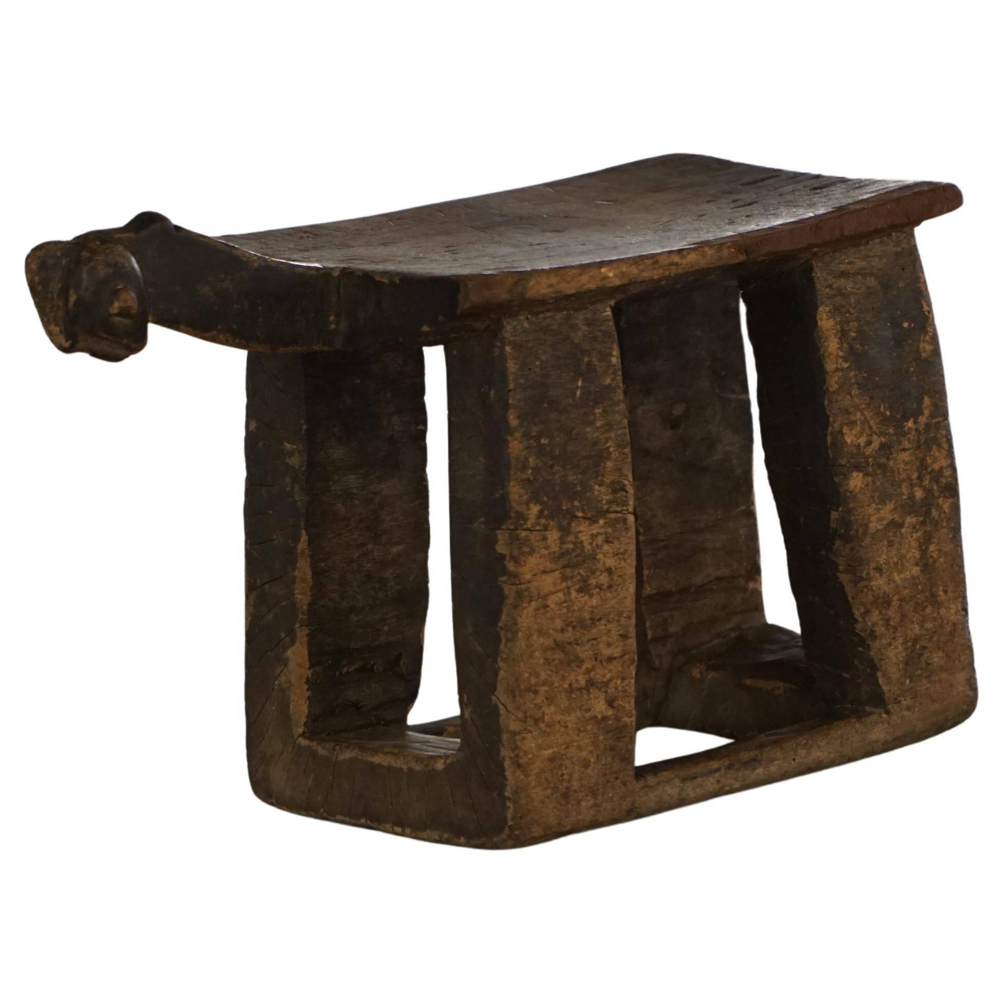 Lobi stool in carved wood from the early 20th century, Burkina Faso, Africa.