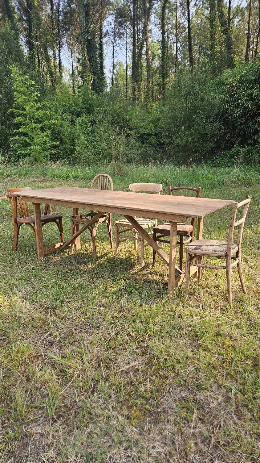 Solid wood guinguette table