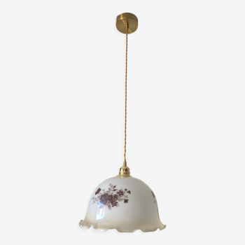 Suspension vintage fleurie en opaline blanche