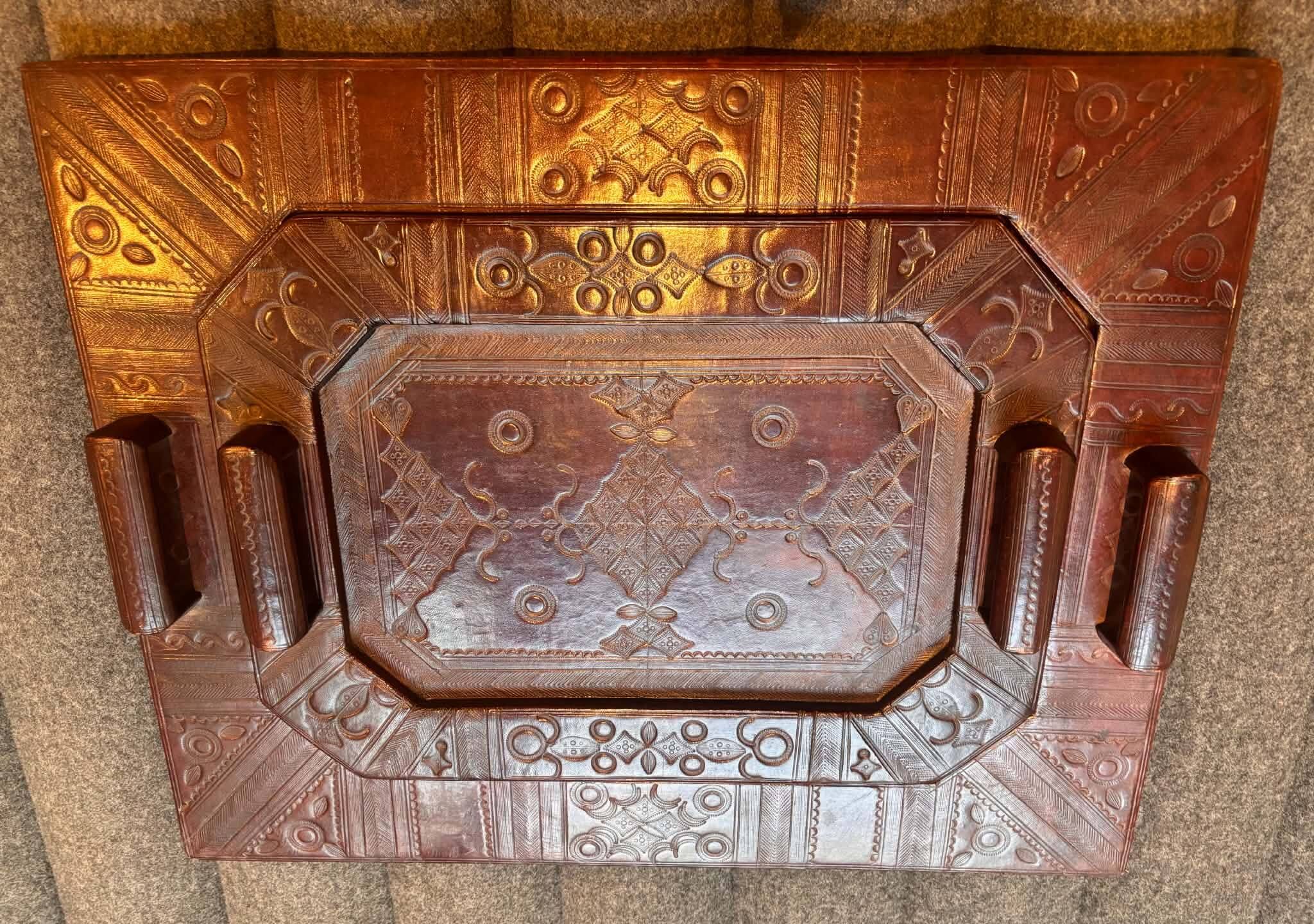 Lot of 2 leather trays