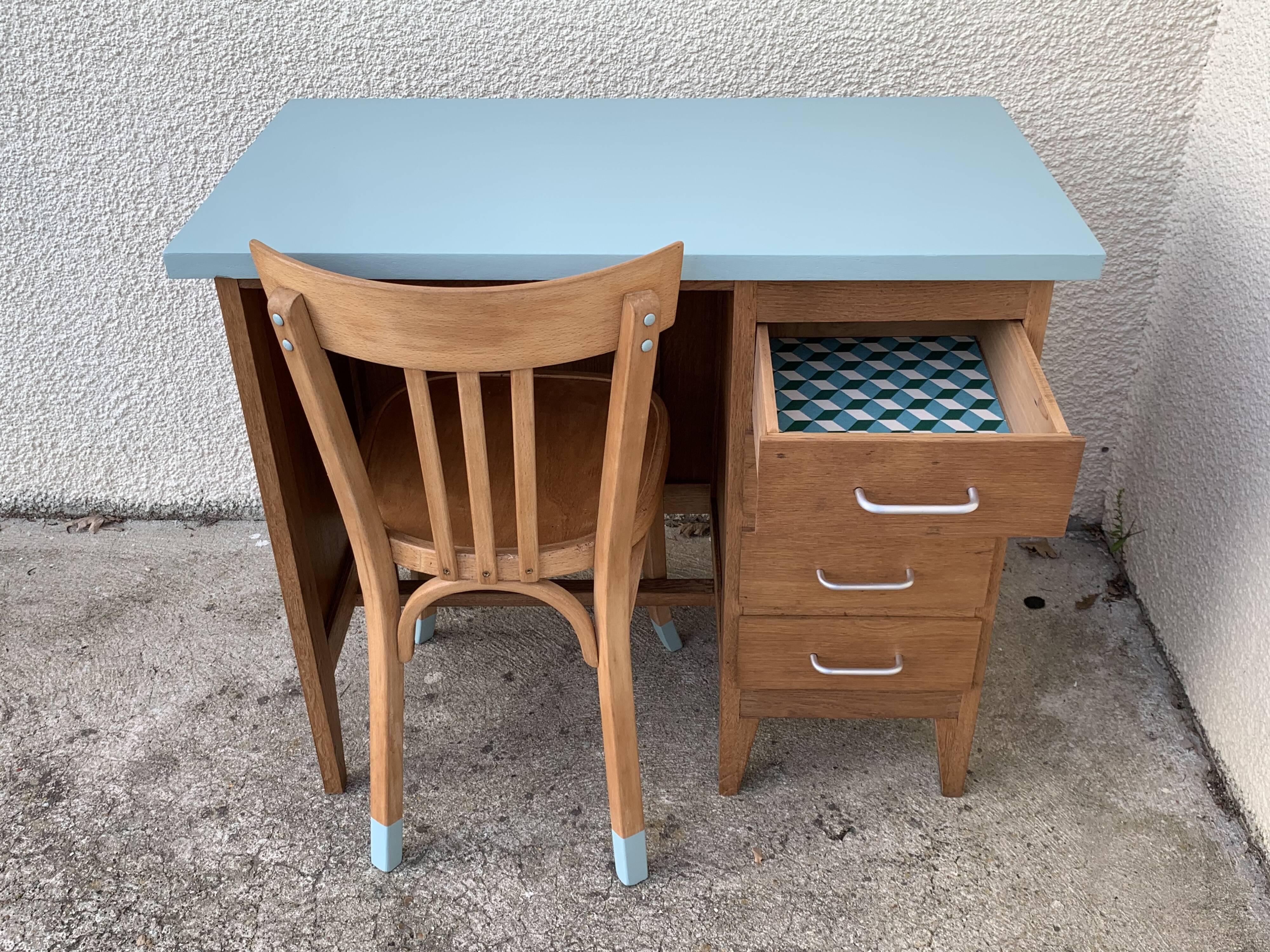 Vintage desk compass feet 1950 and its Baumann chair