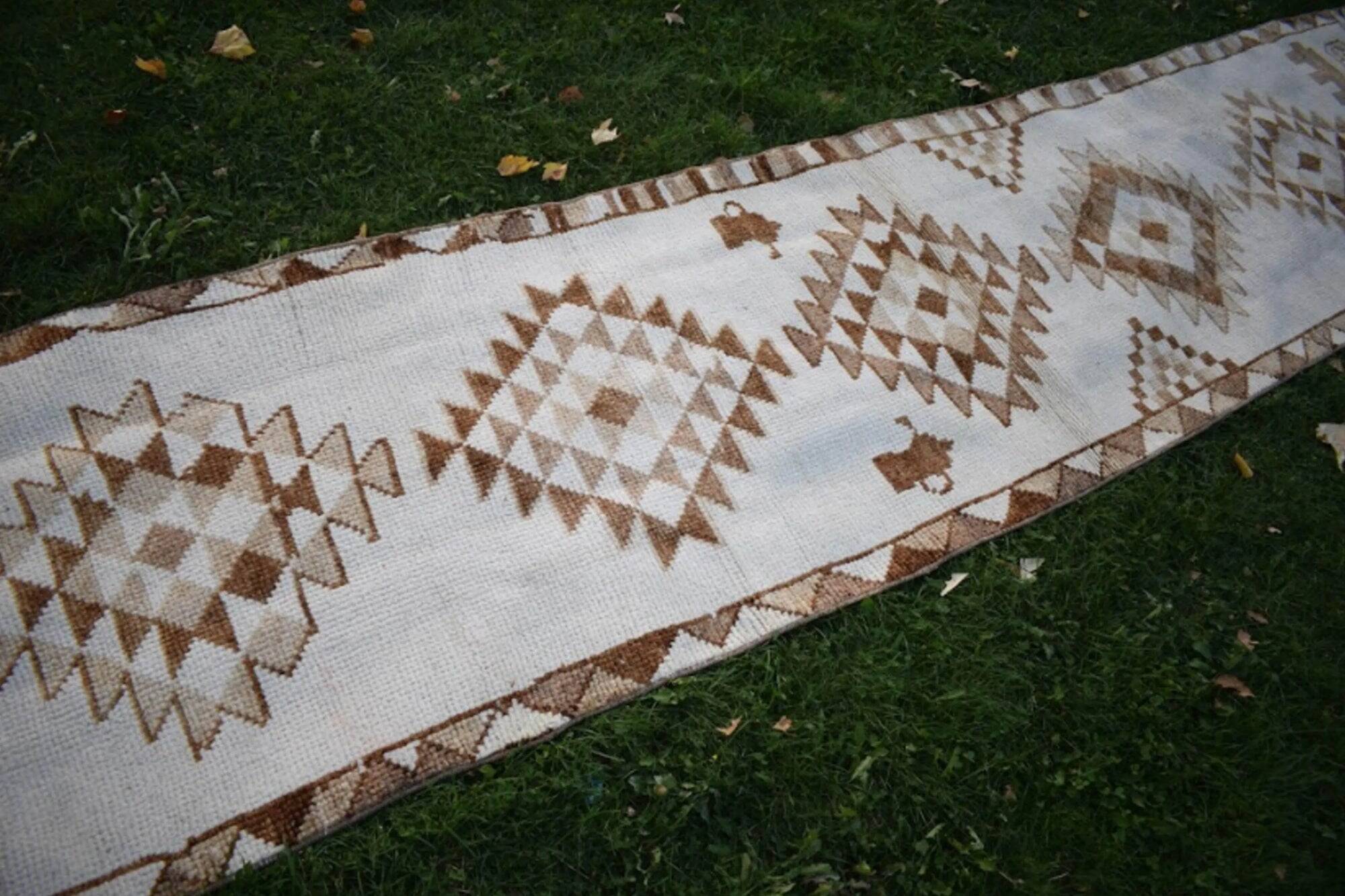 Vintage Turkish hallway rug 90x404 cm