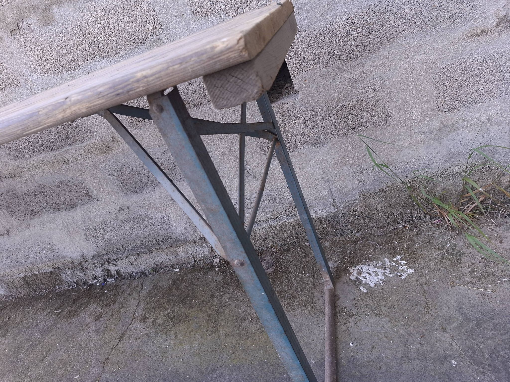 FOLDING BREWER'S TABLE