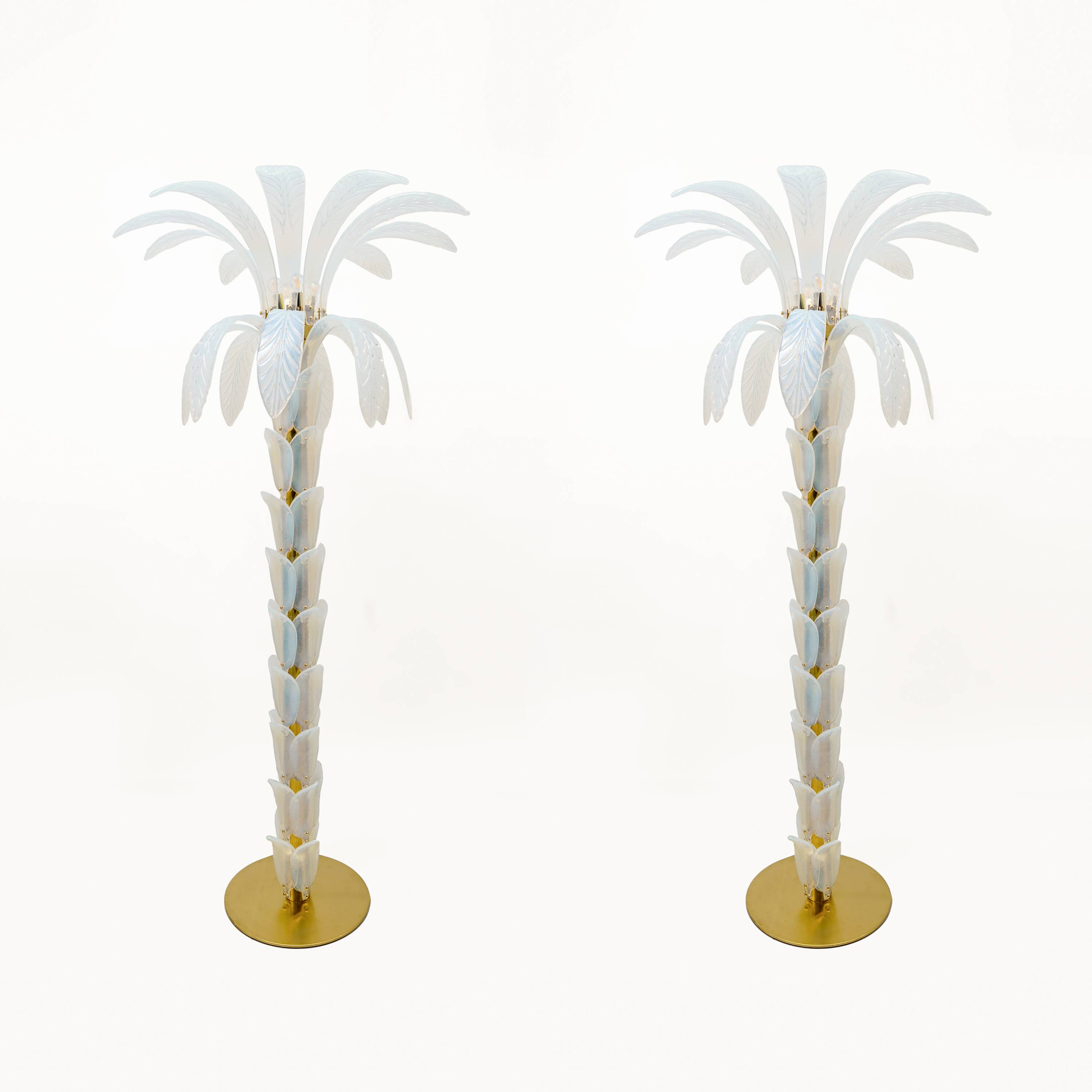 Paire de lampes de sol en verre de Murano en forme de palmier irisé