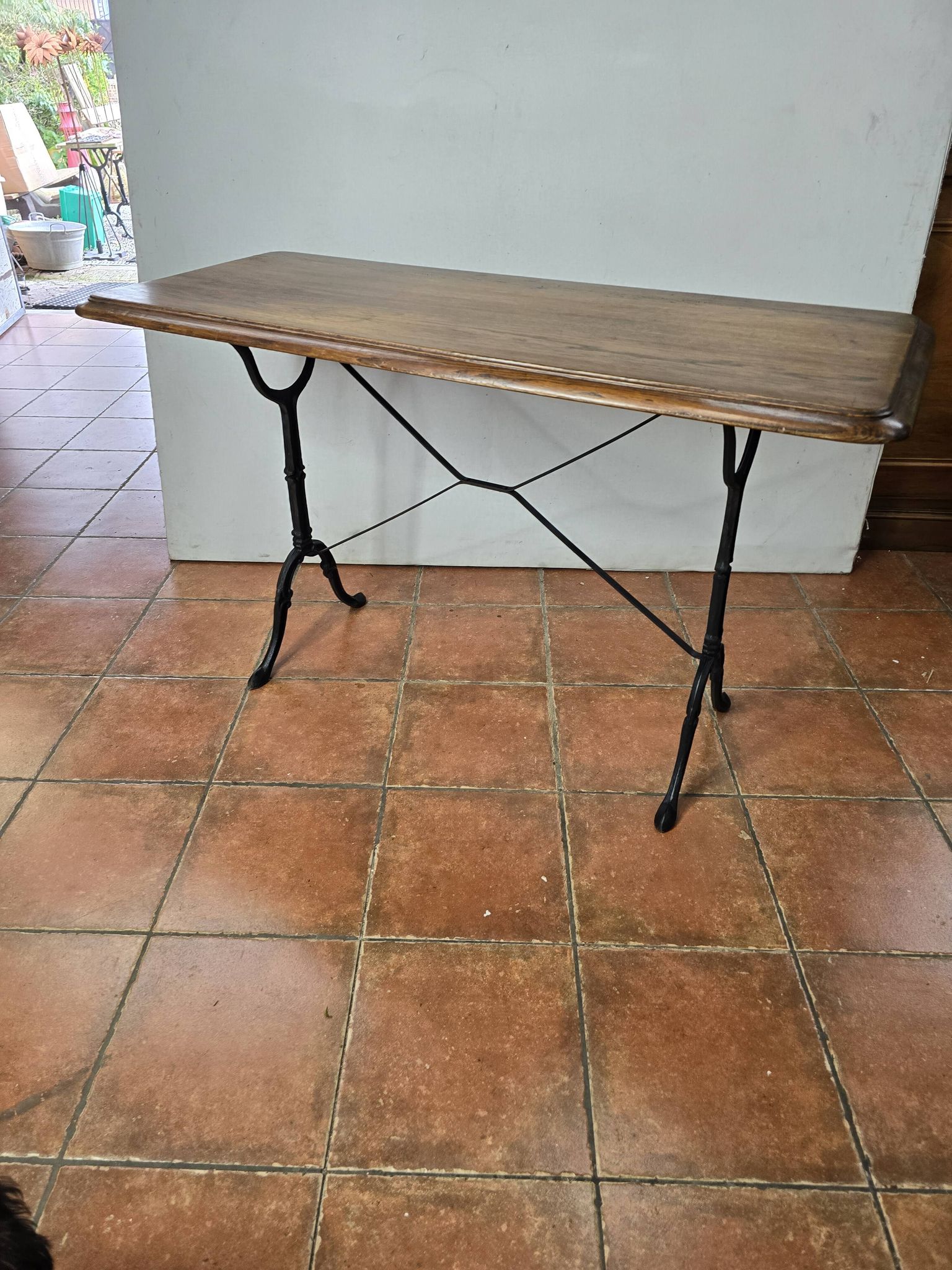 Old oak bistro table, 125cm long.