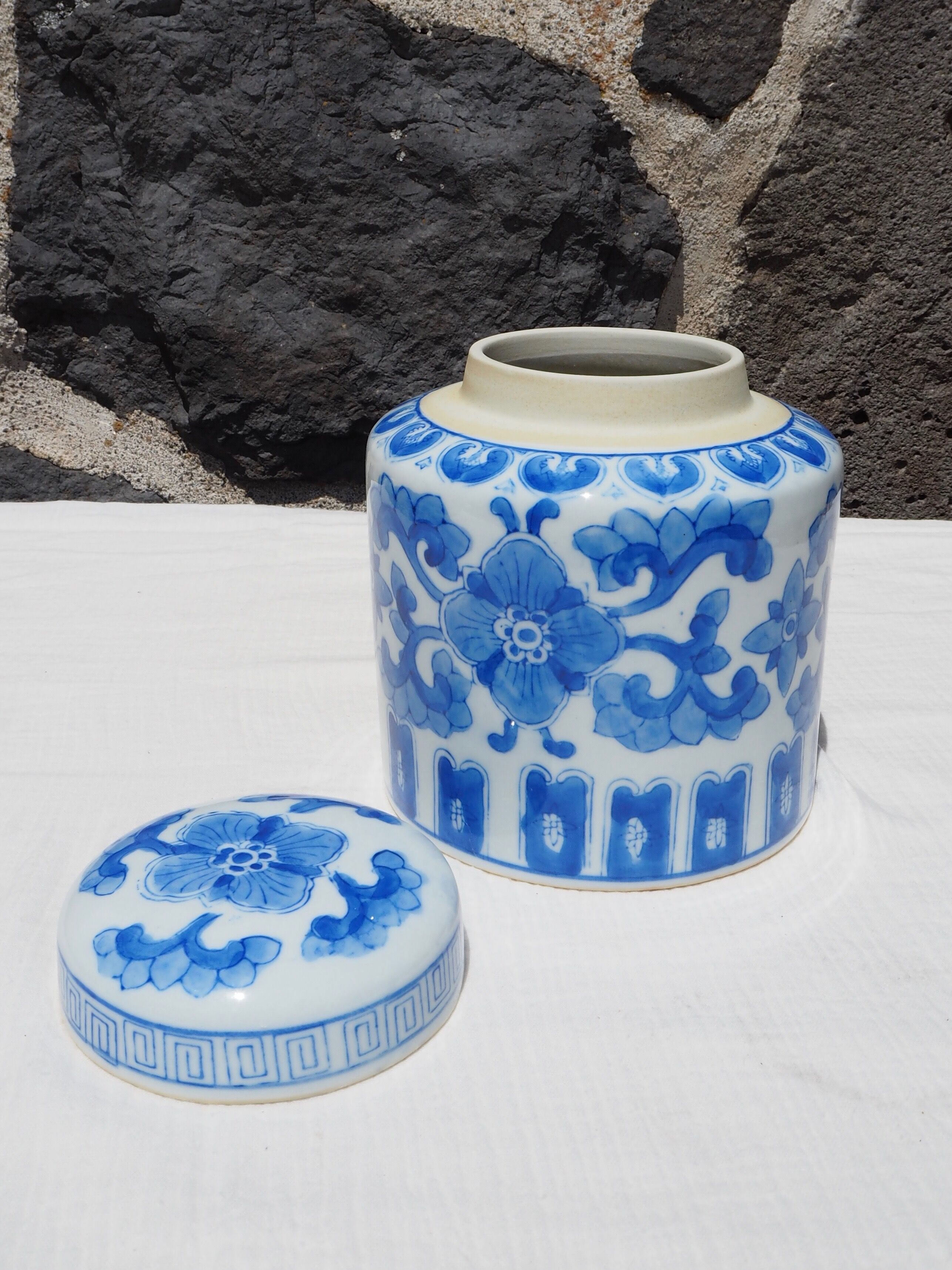 Ginger jar with Chinese patterns