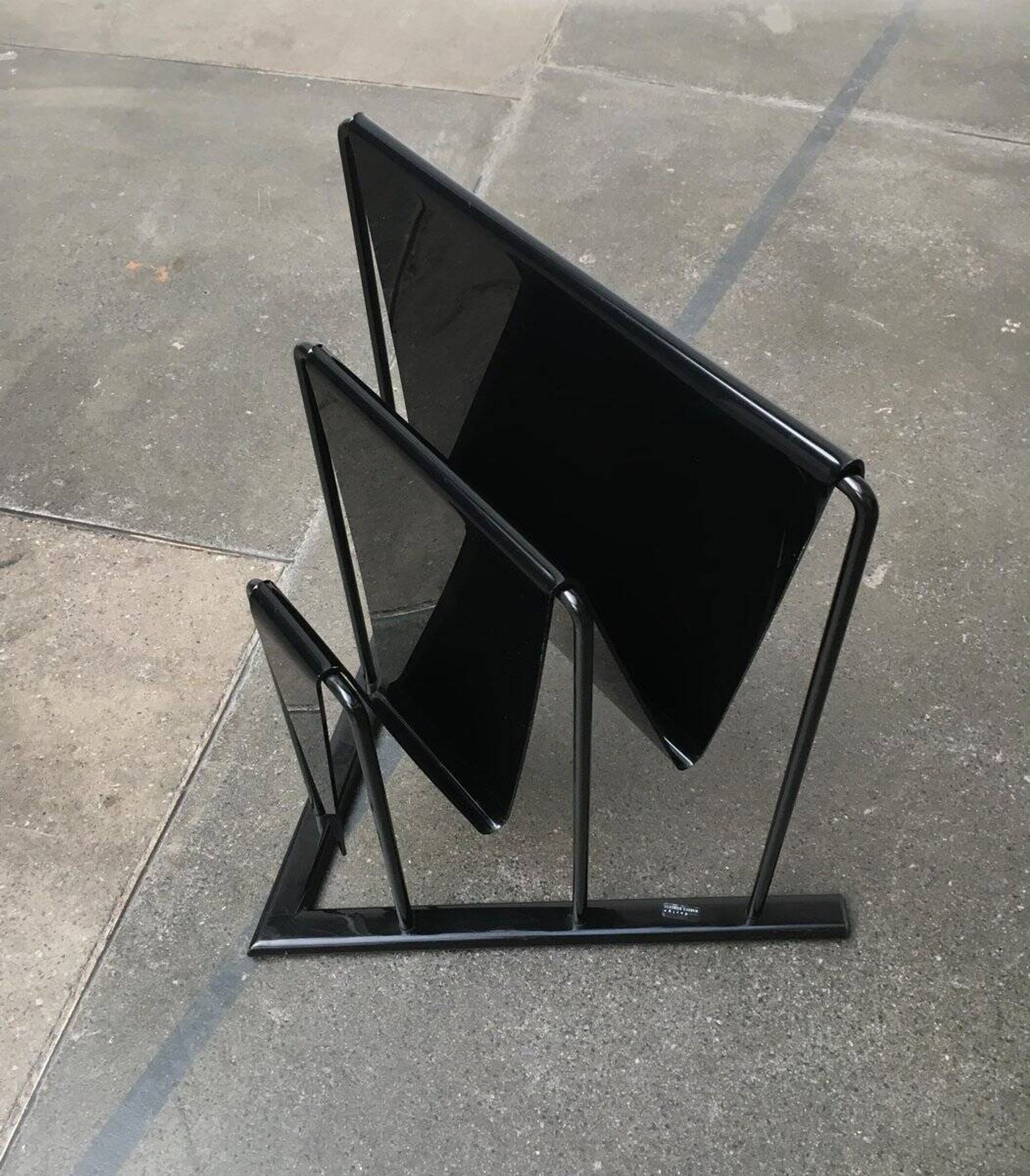 Postmodern vintage magazine rack by Markus Börgens for D-Tec, 1980s.