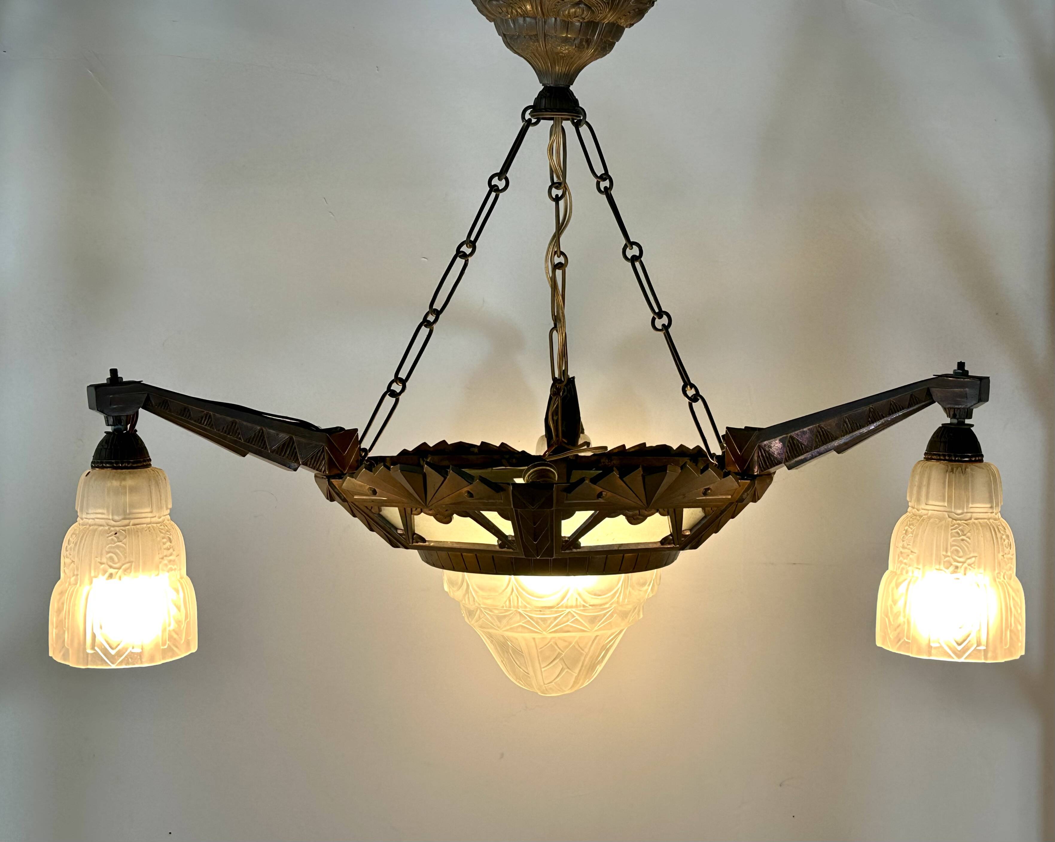 Art Deco chandelier with 4 lights, 1930.
