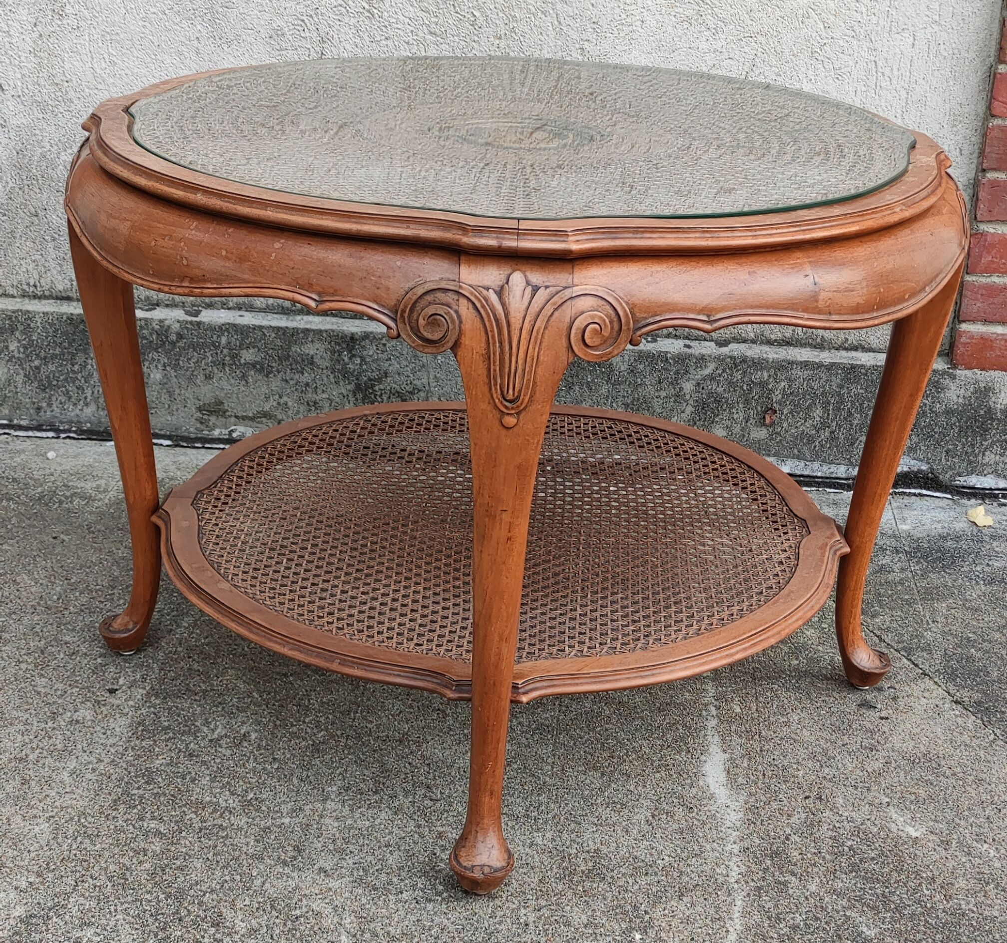 Old round coffee table chippendale style