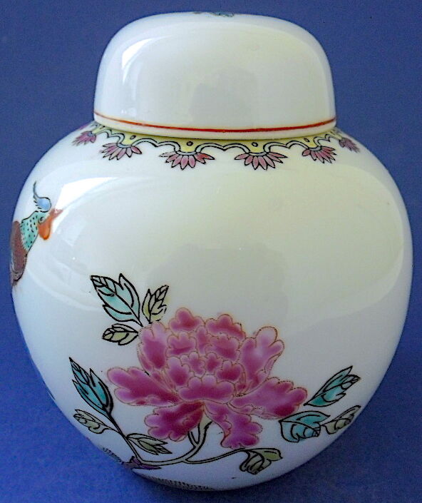 Chinese porcelain ginger pot decorated with a pheasant
