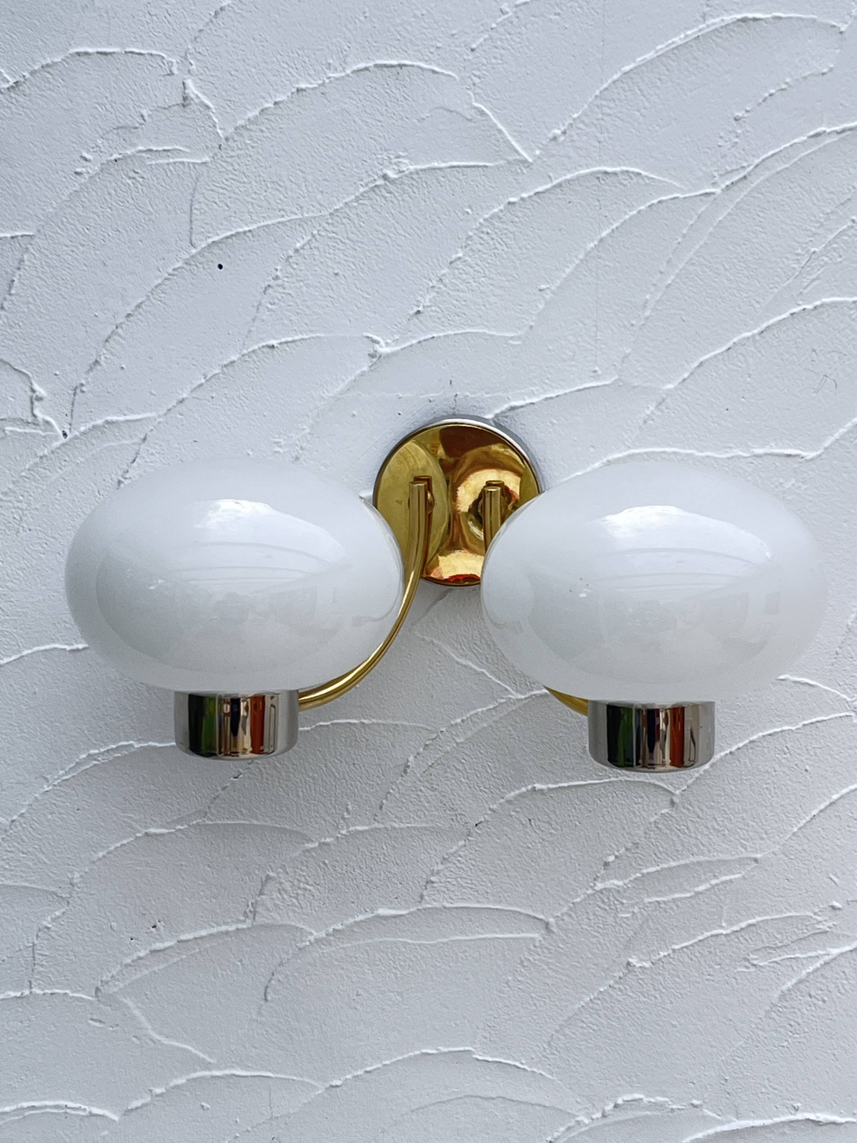 Double opaline brass wall light