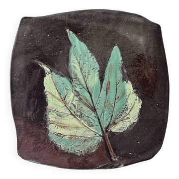 Decorative plate leaf signed