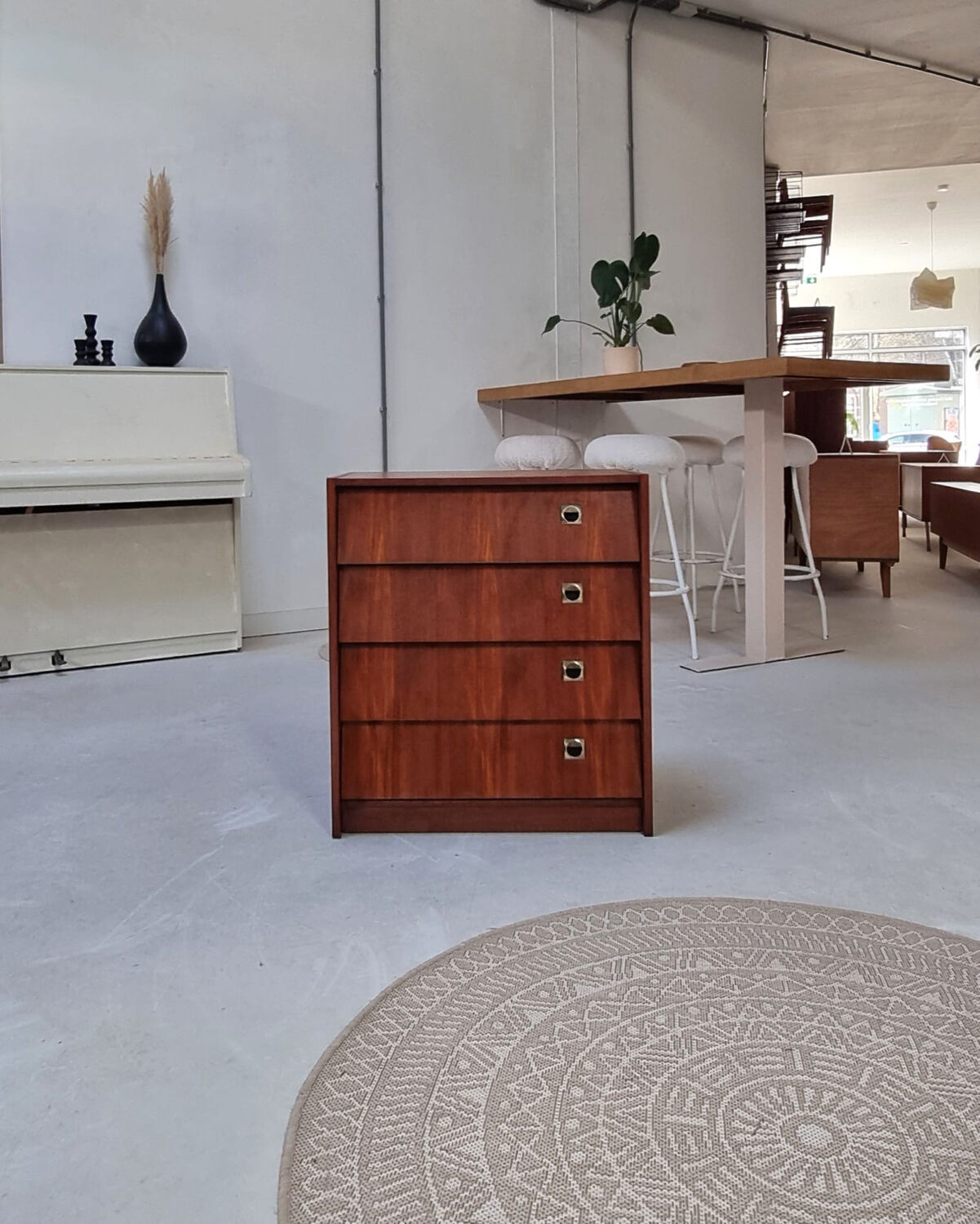 Armoire à chaussures du milieu du siècle