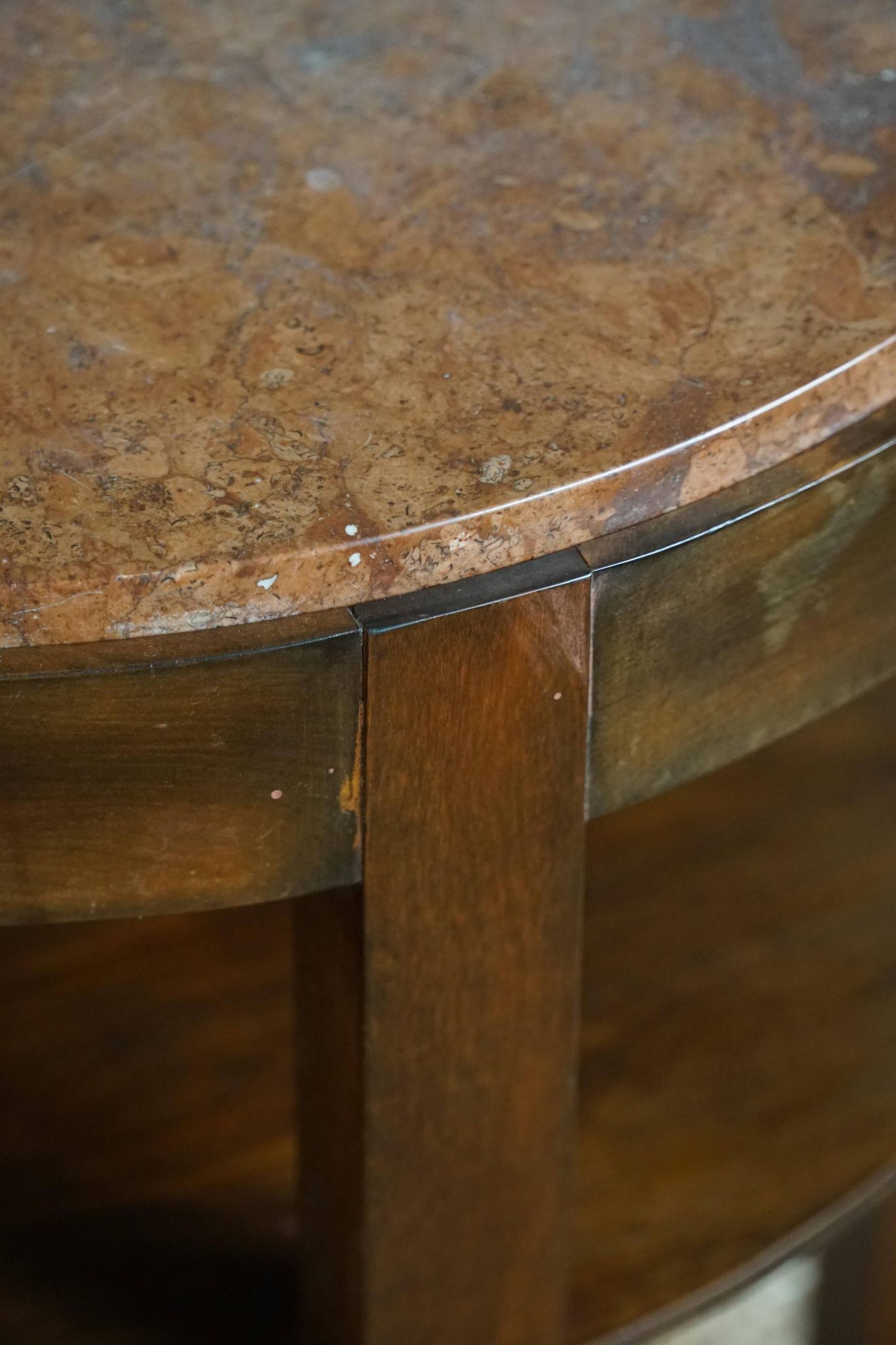 Table d'appoint ronde Art déco en hêtre et marbre, par un ébéniste danois, années 1940