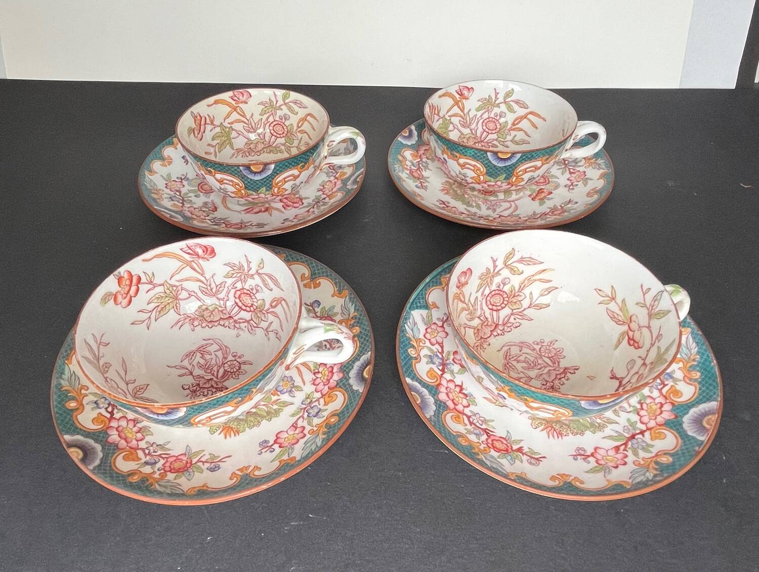 4 porcelain tea cups