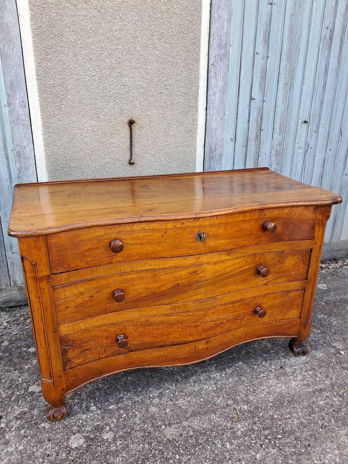 Commode Louis XV en noyer