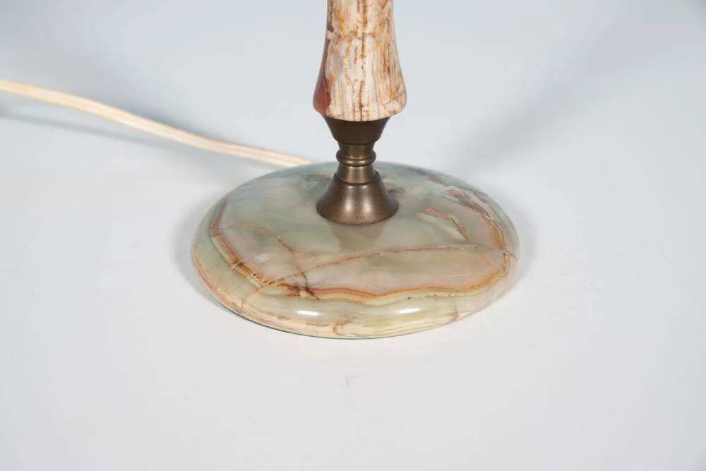 Chic hotel table lamp in onyx and brass, mid-century modern table lamp from the 70s.