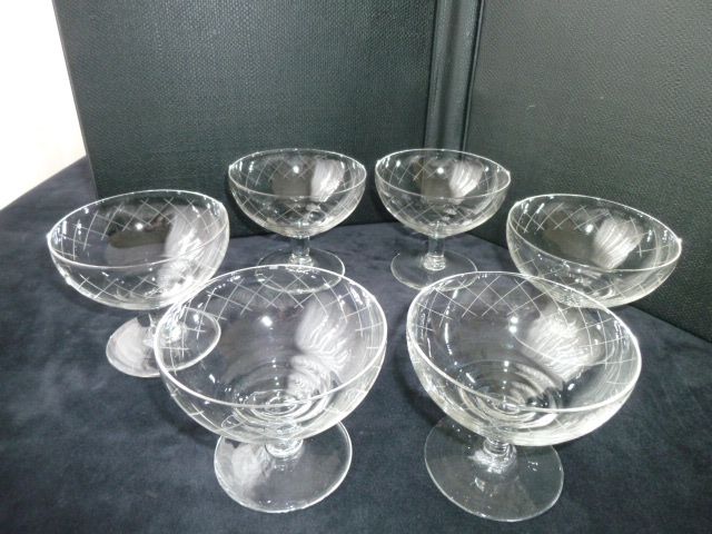 Set of 6 vintage champagne glasses in Cristallin Decoration of crosses