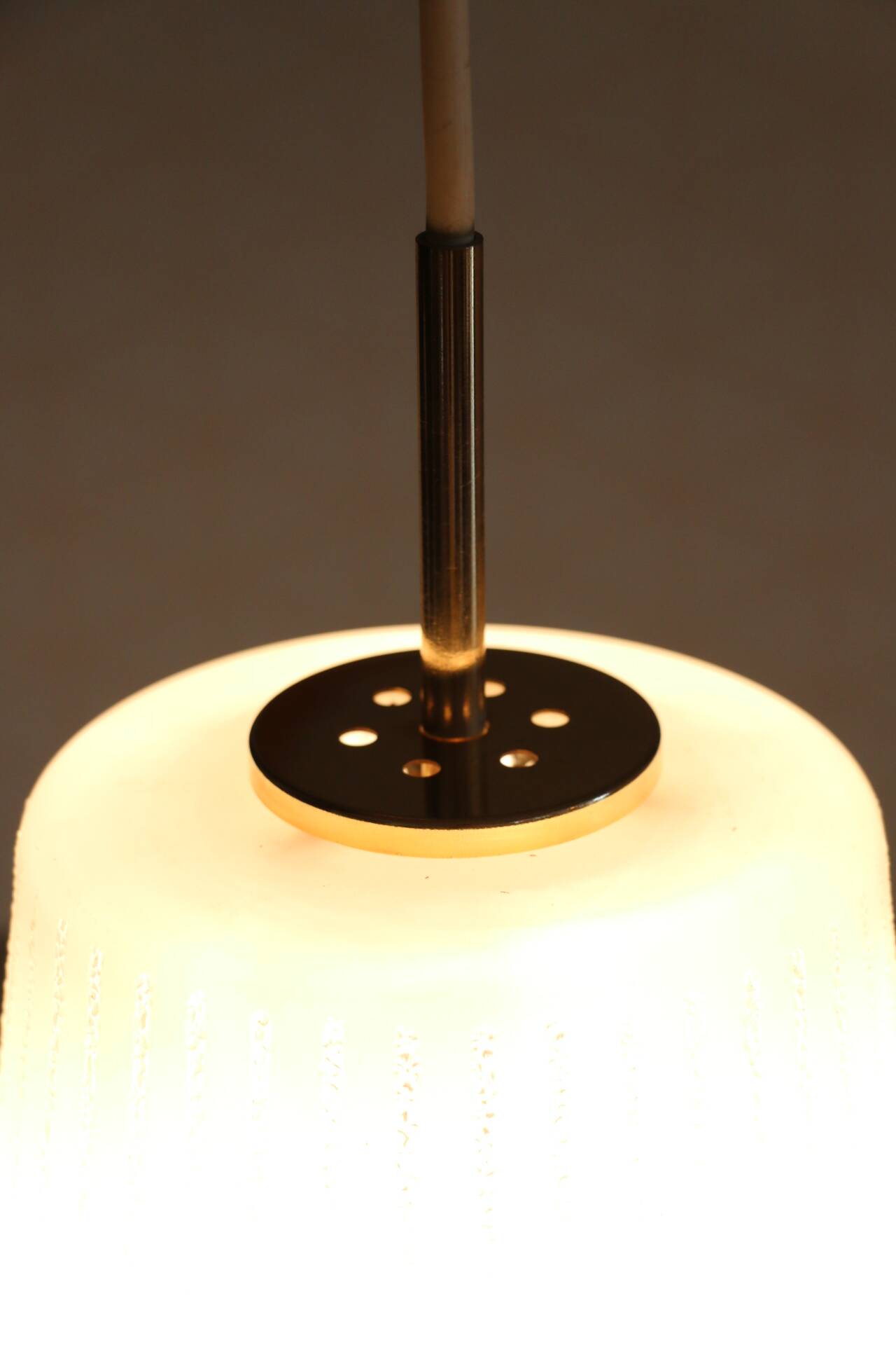 Opaline suspension lacquered steel and brass