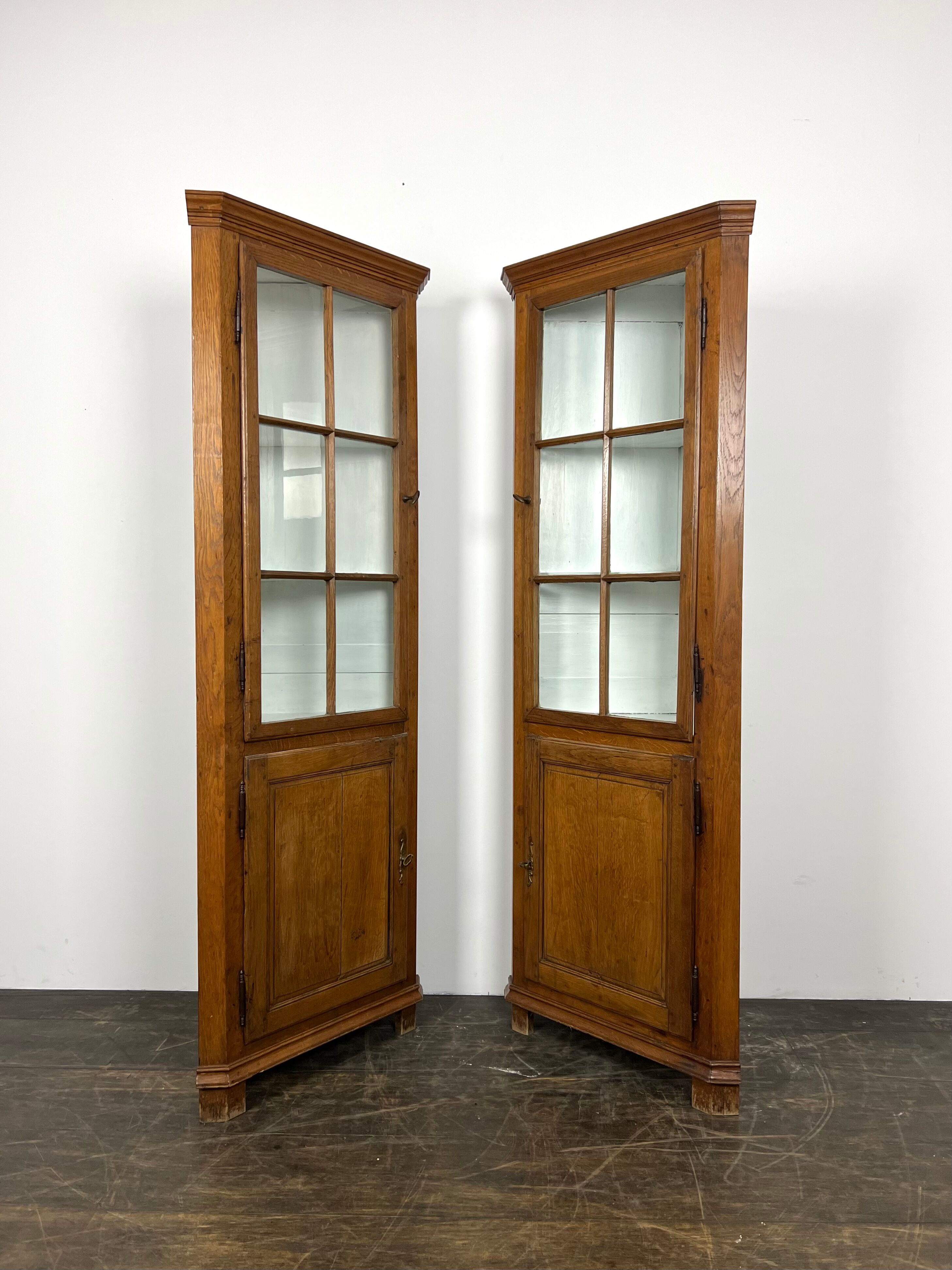 Corner cabinets oak