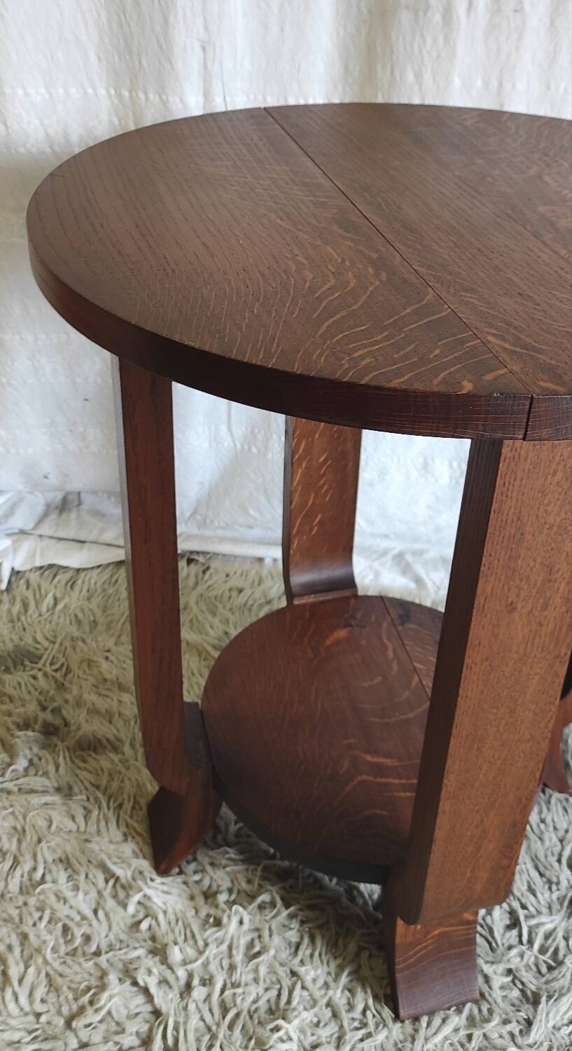 Art Deco pedestal table in solid oak - mid. 20th century