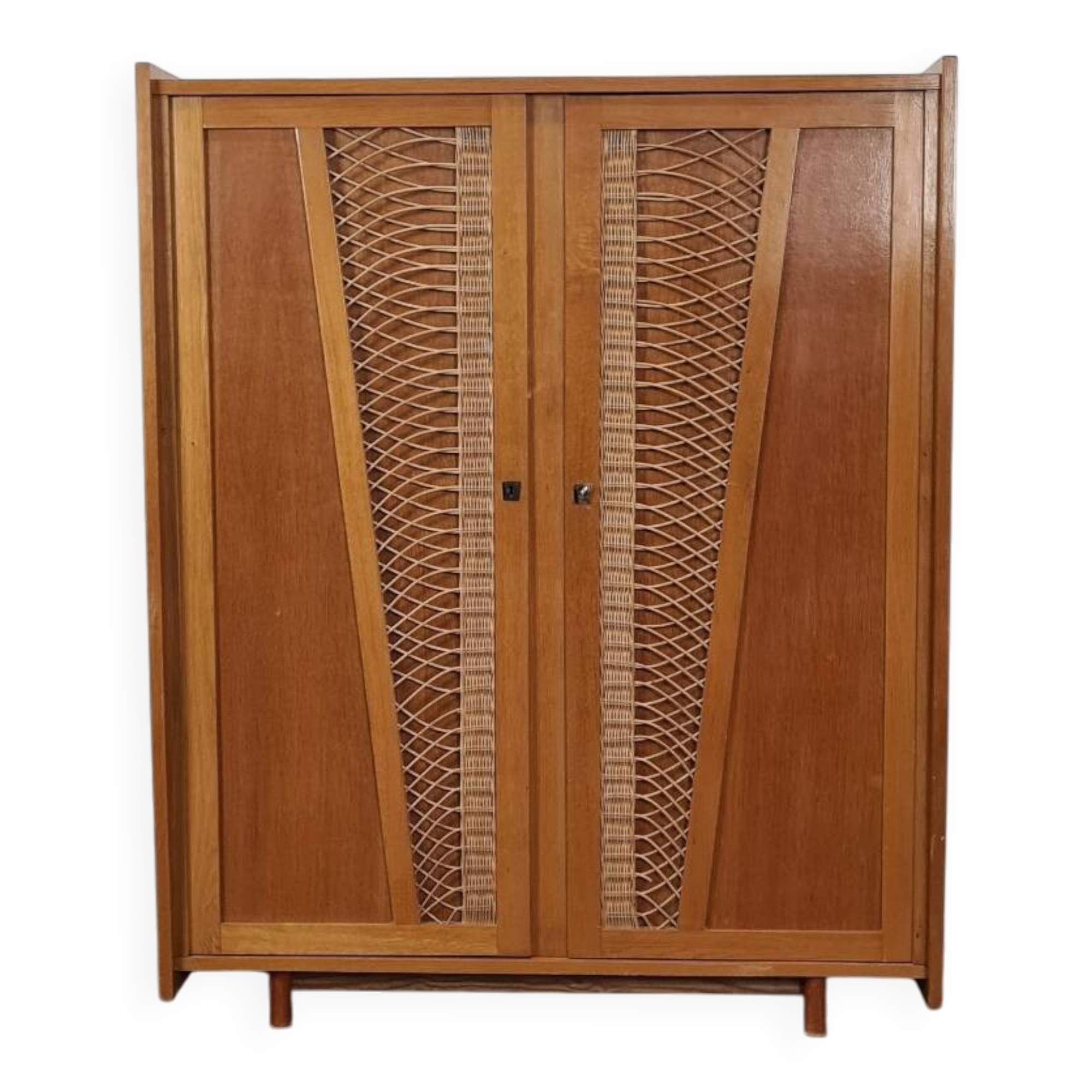 Armoire vintage