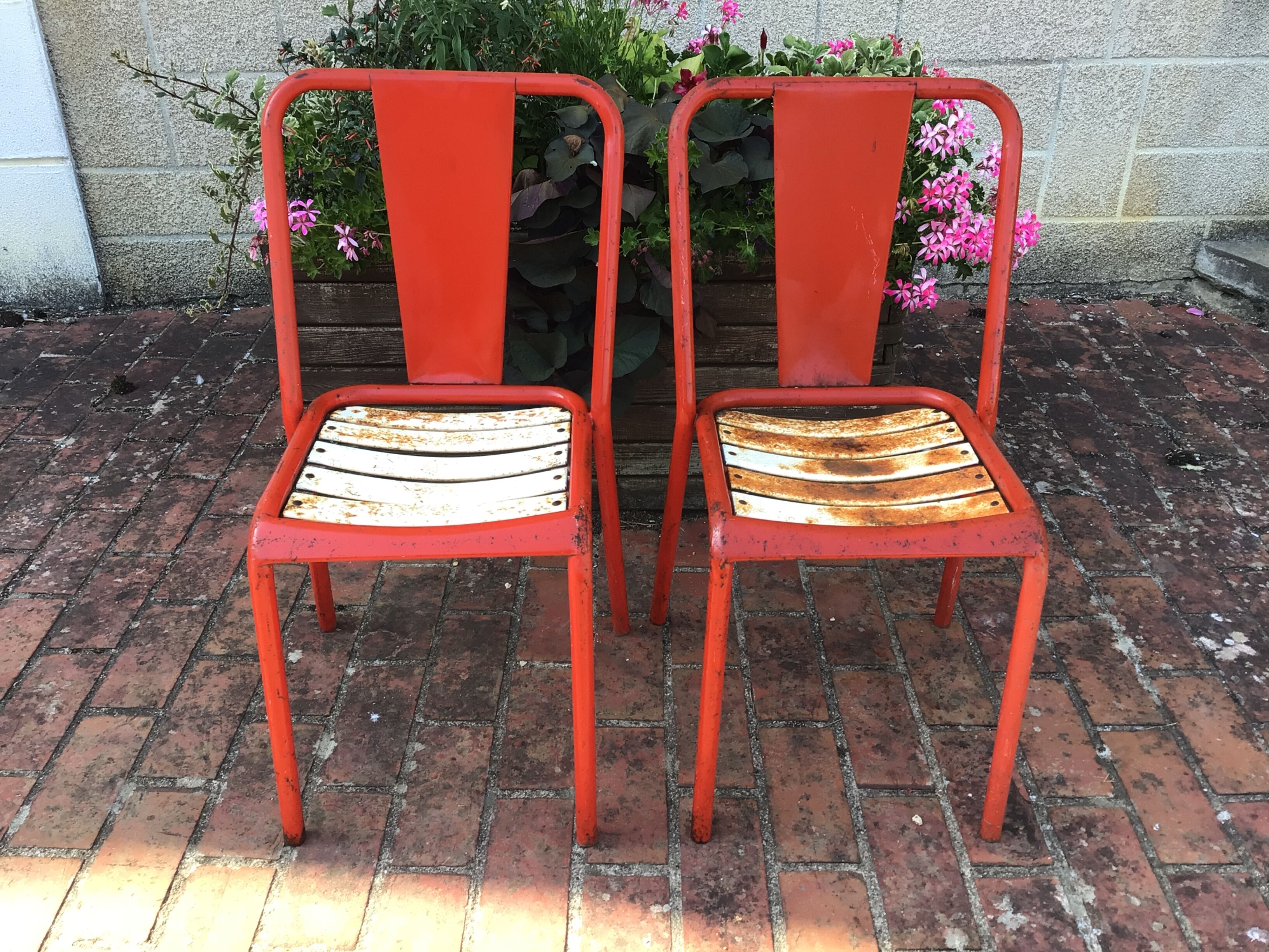 Paire de chaises Tolix model T4 par Xavier Pauchard