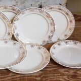 Huit assiettes à dessert Villeroy & Boch décor or