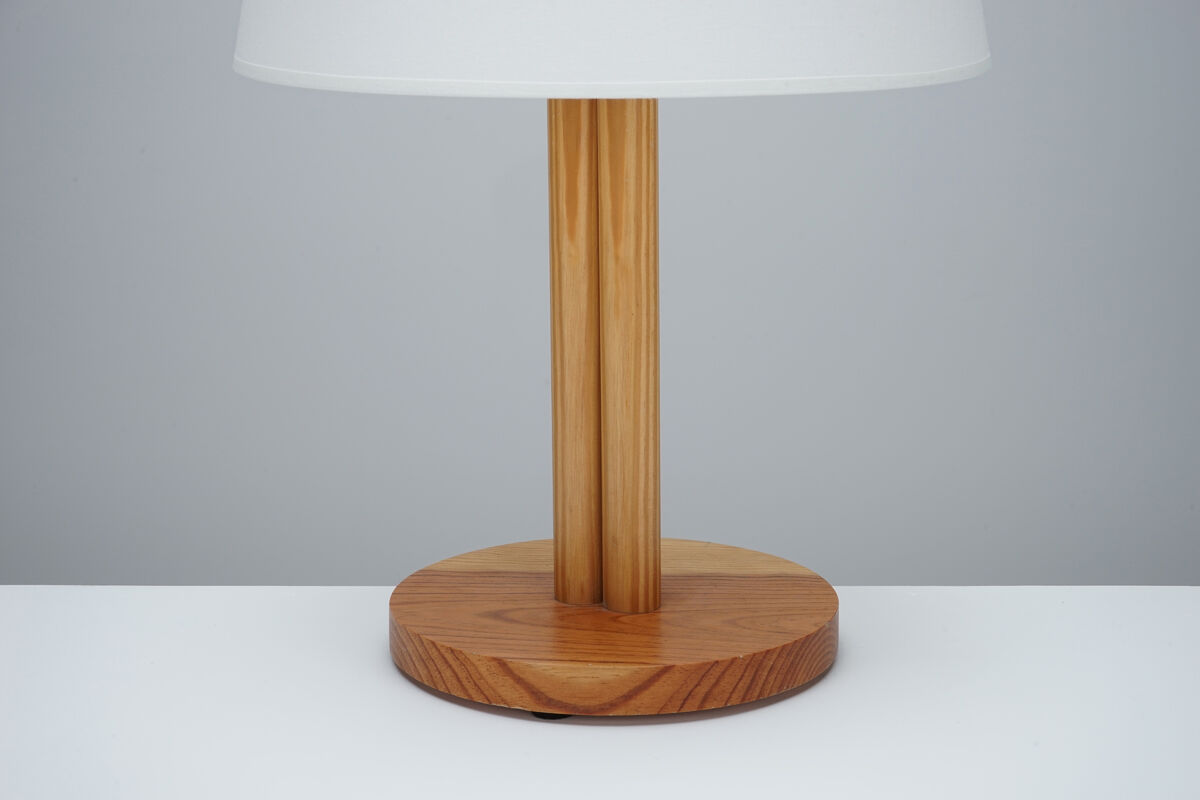 Lampe de table en bois à fut trilobé circa 1970