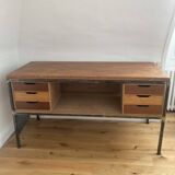 Old-style workbench desk