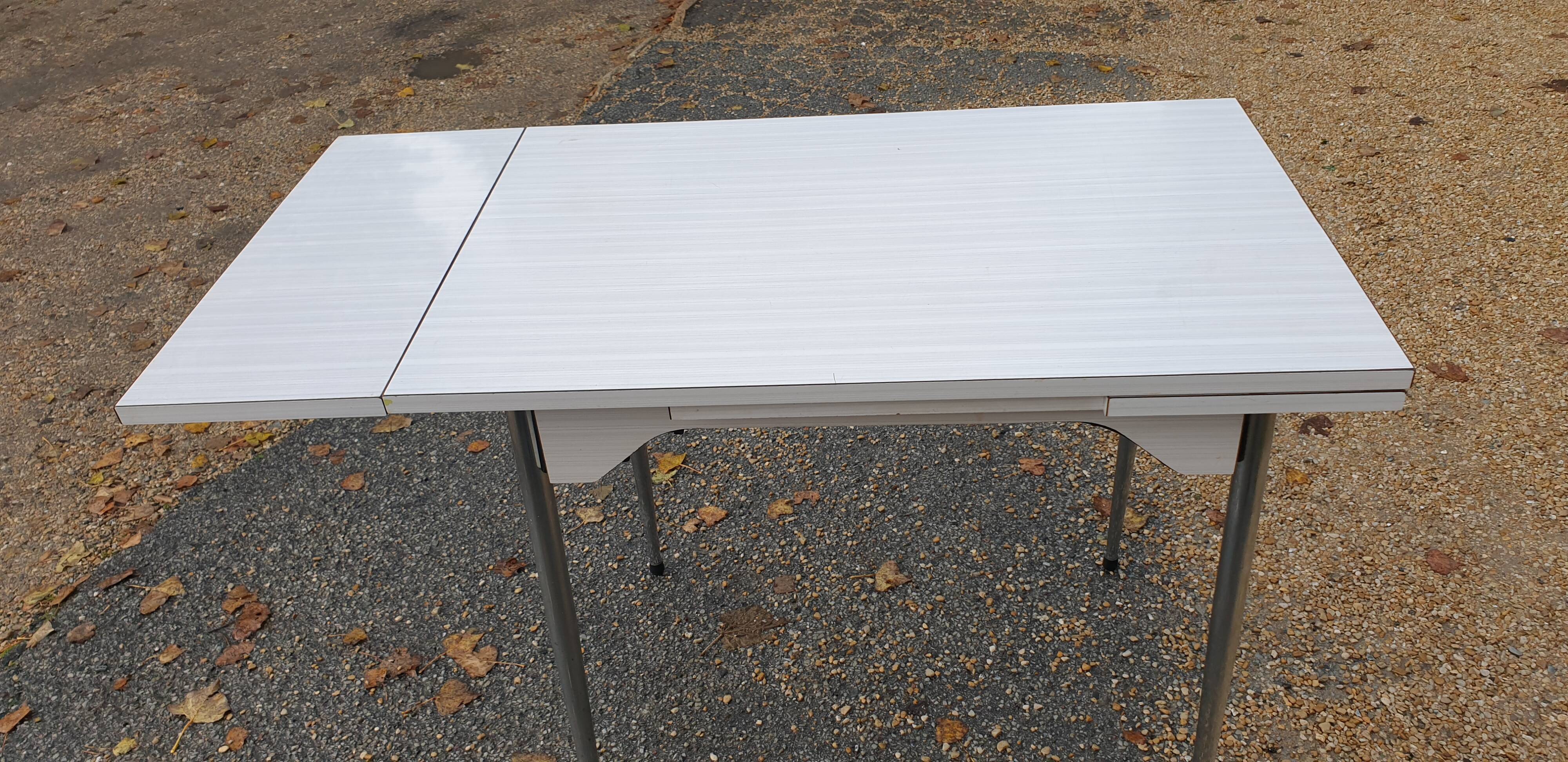 Vintage kitchen table formica