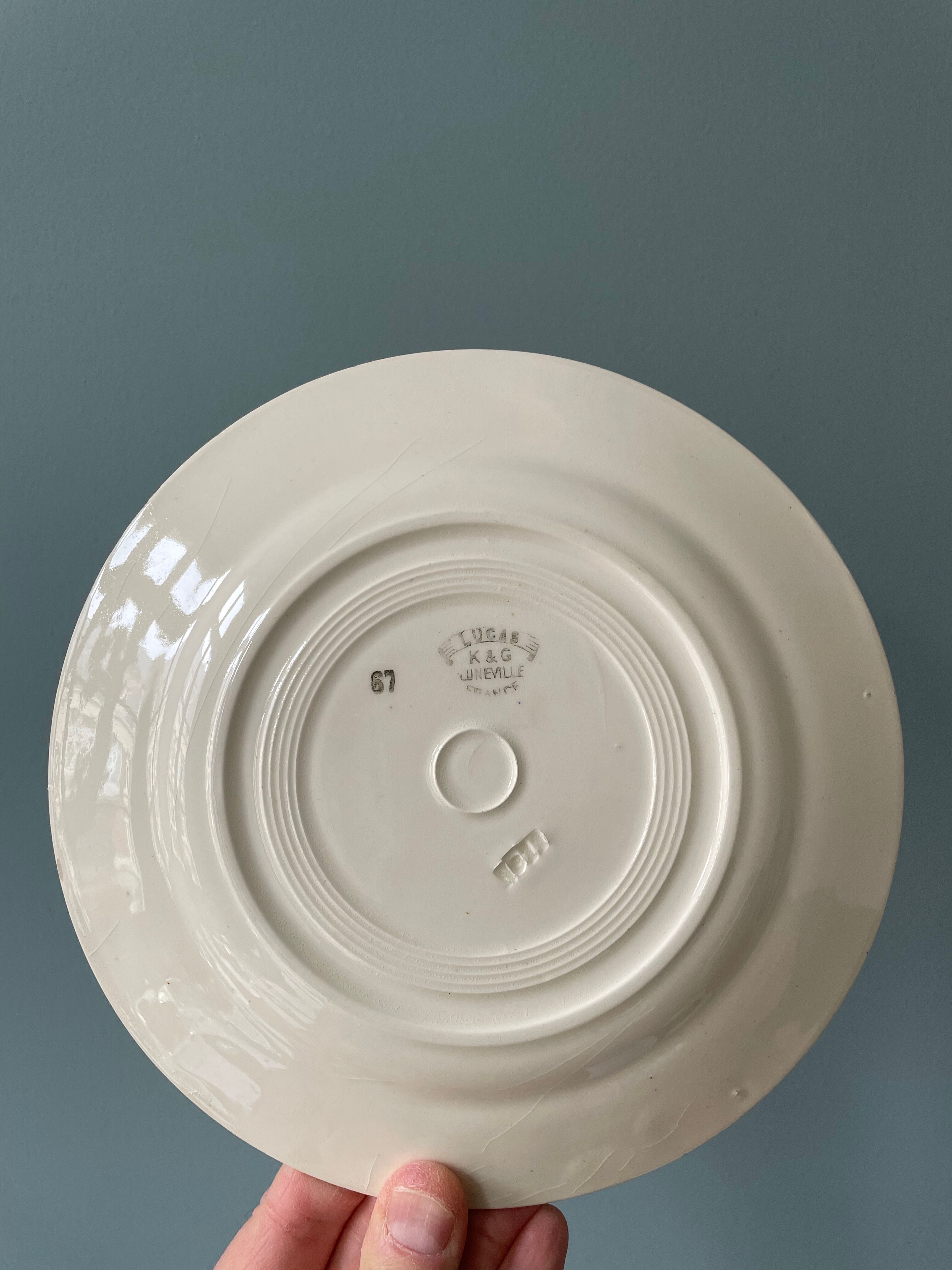 Set of 12 Art Deco plates signed Keller and Guérin Lunéville, model Lucas