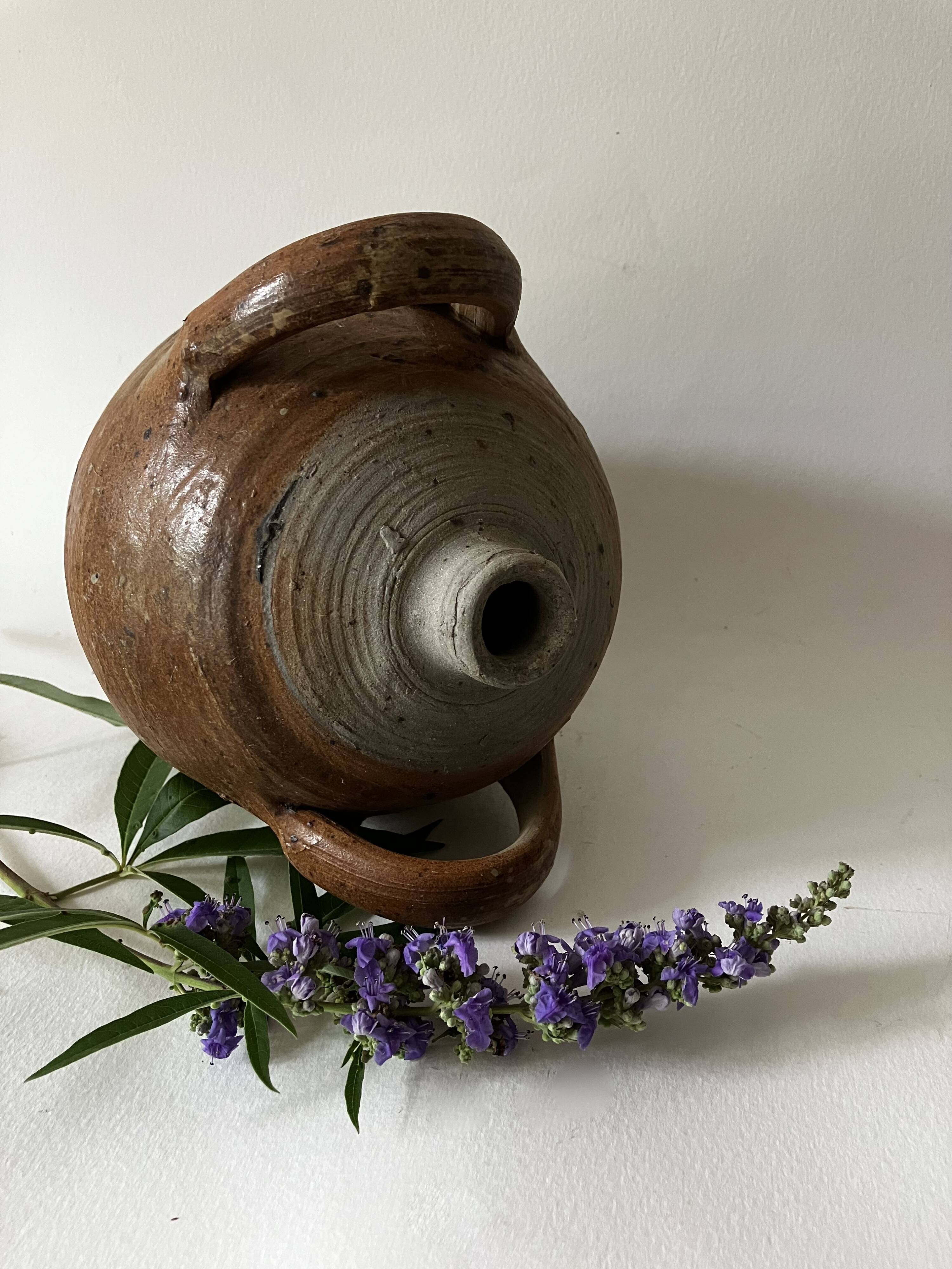 Small oil jar, old pottery
