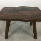 Coffee table brutalizes solid wood, tree trunk