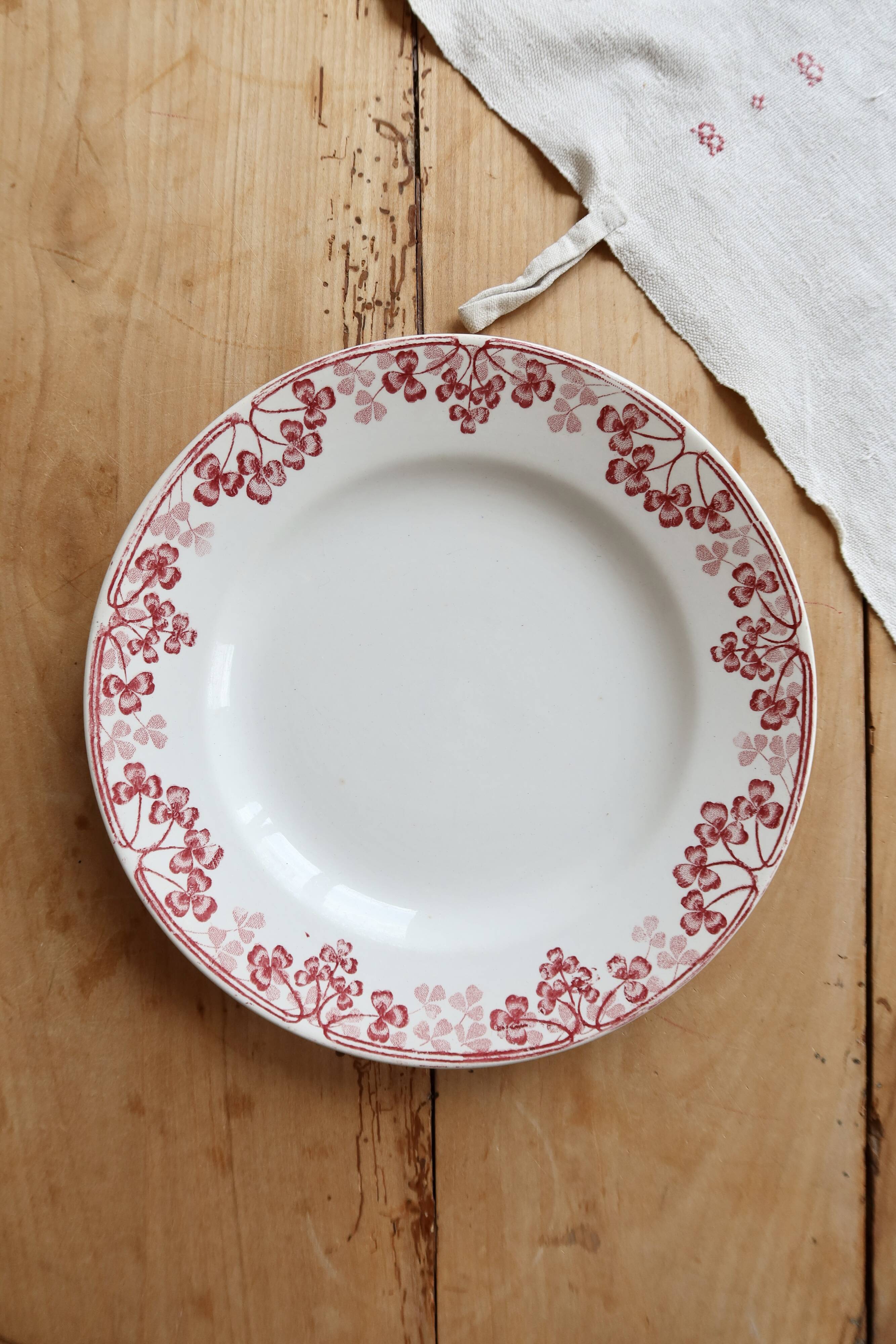 Dessert plate ironstone Sarreguemines U&C model Vichy red