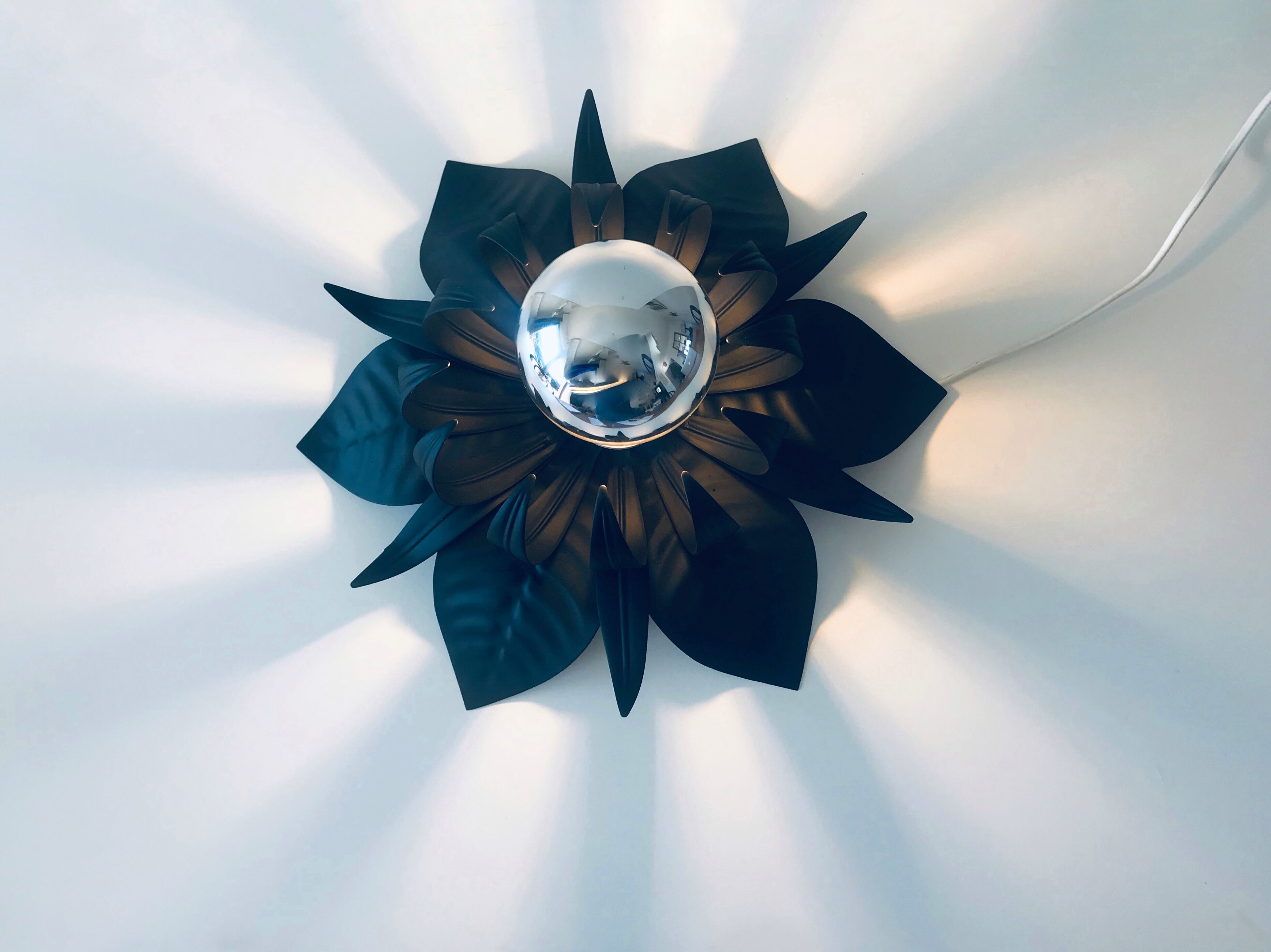 Black metal flower ceiling light