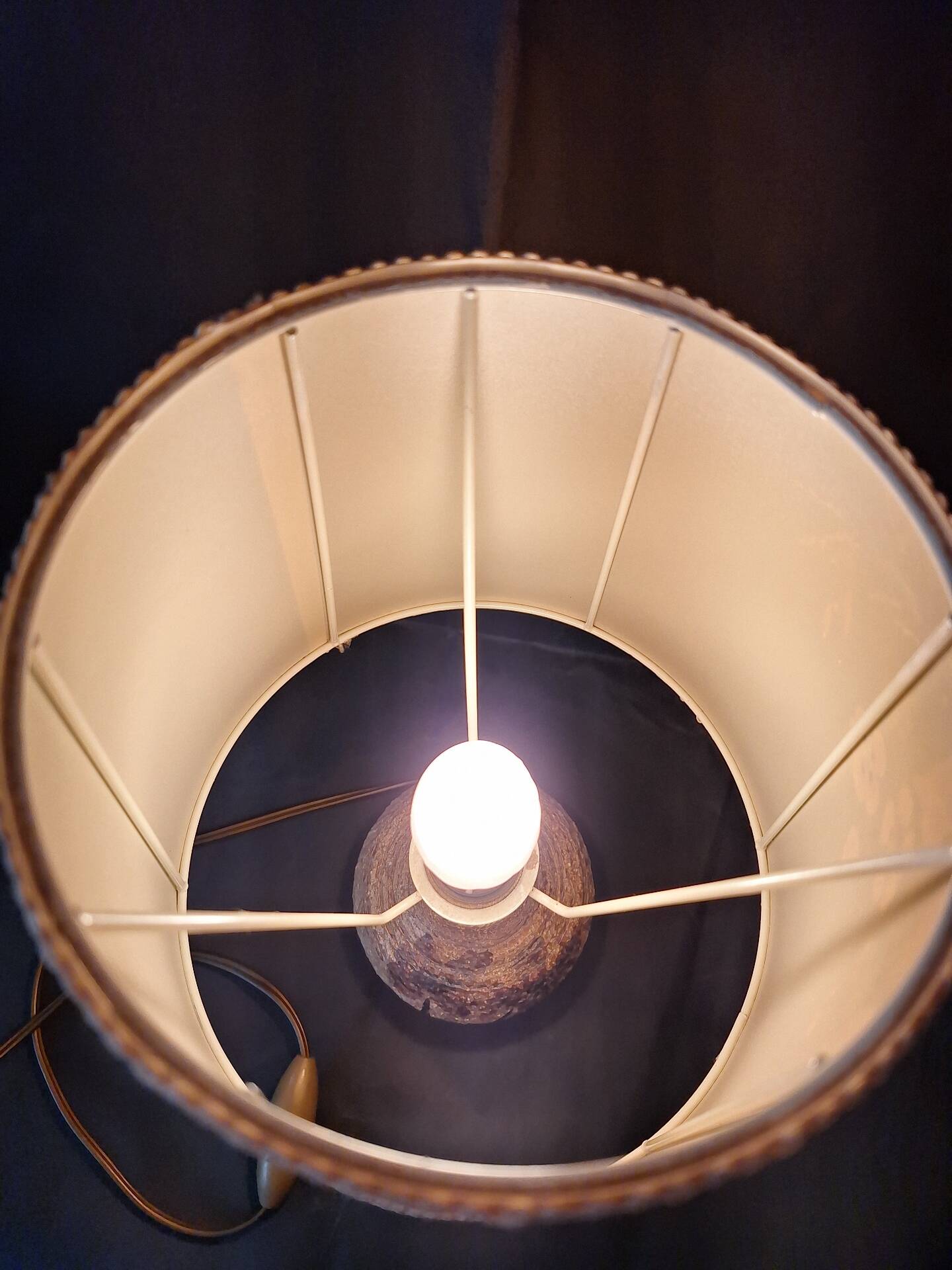 Lampe en grès et fleurs séchées atelier " Le Trident " Vallauris