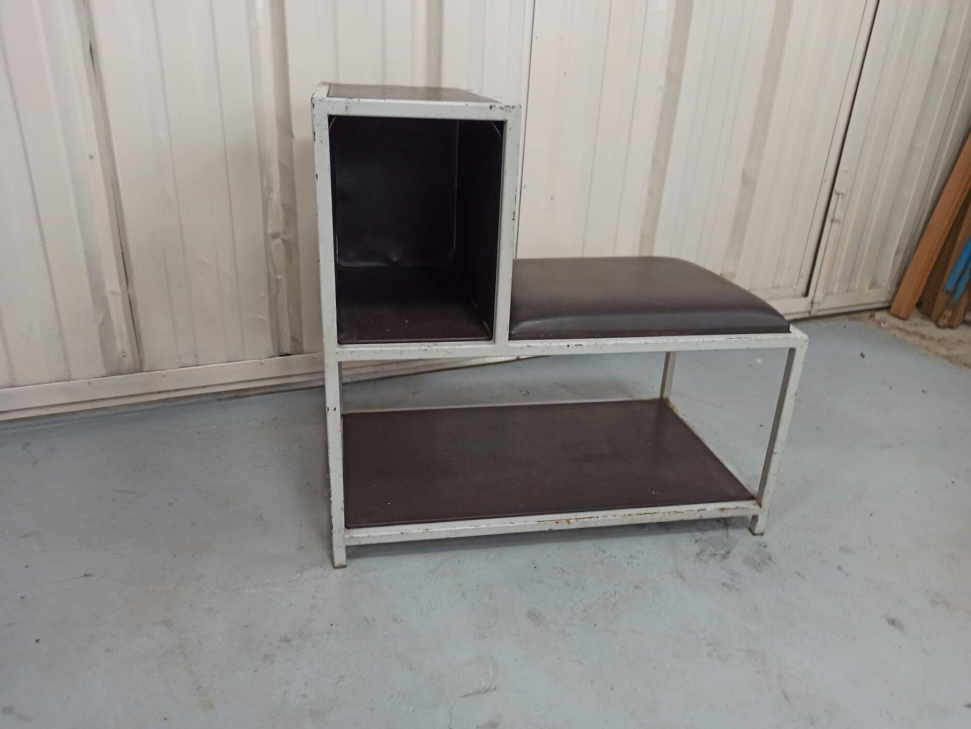 Professional furniture shoe store stool seat chair skai and iron