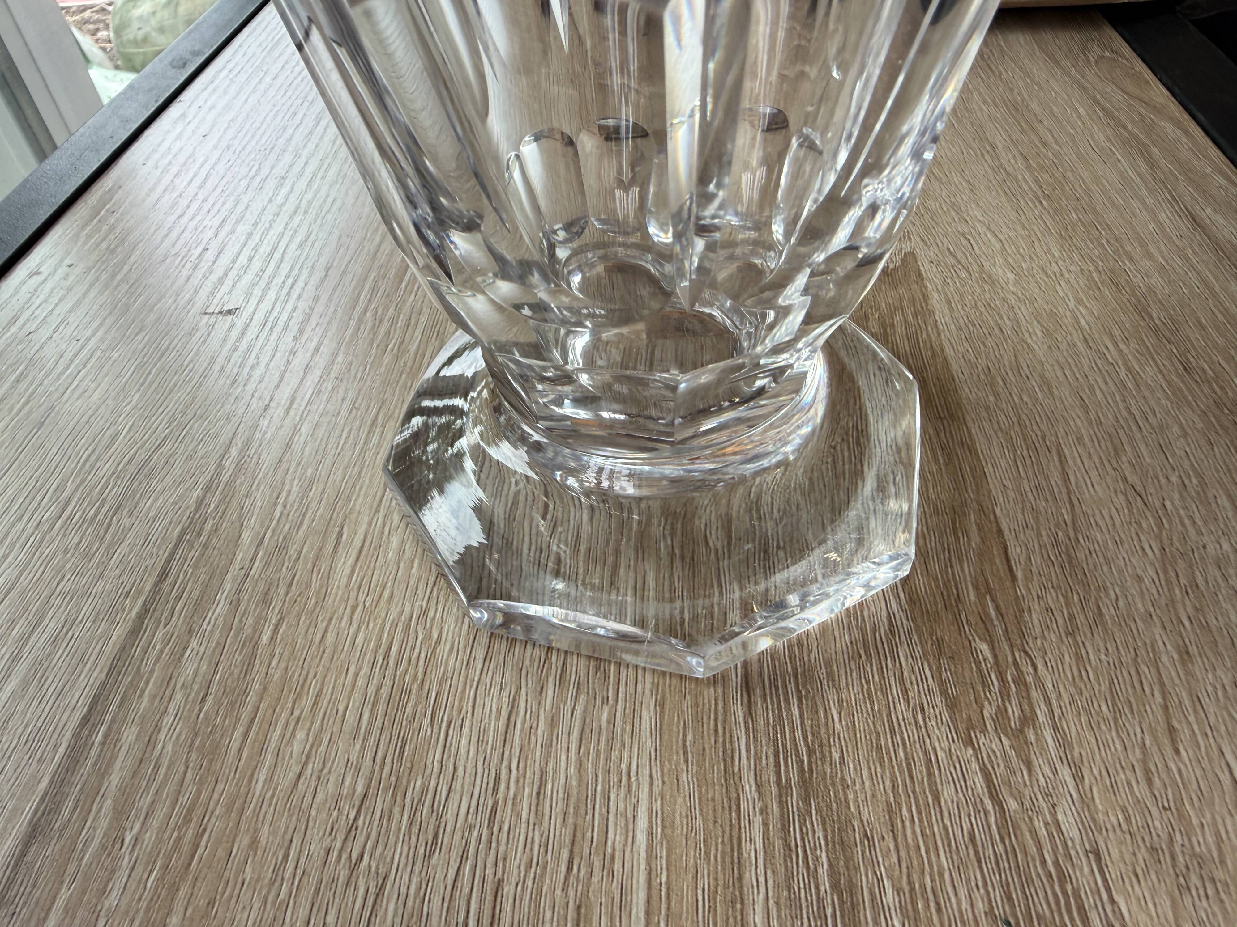 Vase corolle en cristal taillé