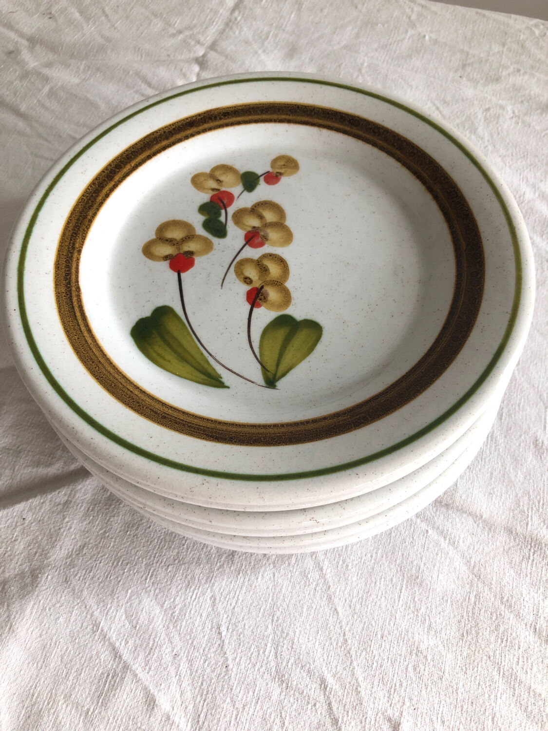 A pie dish and 6 dessert plates in Vintage made in Italy