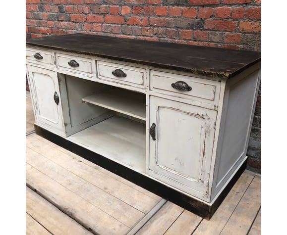 Craft furniture in patinated oak