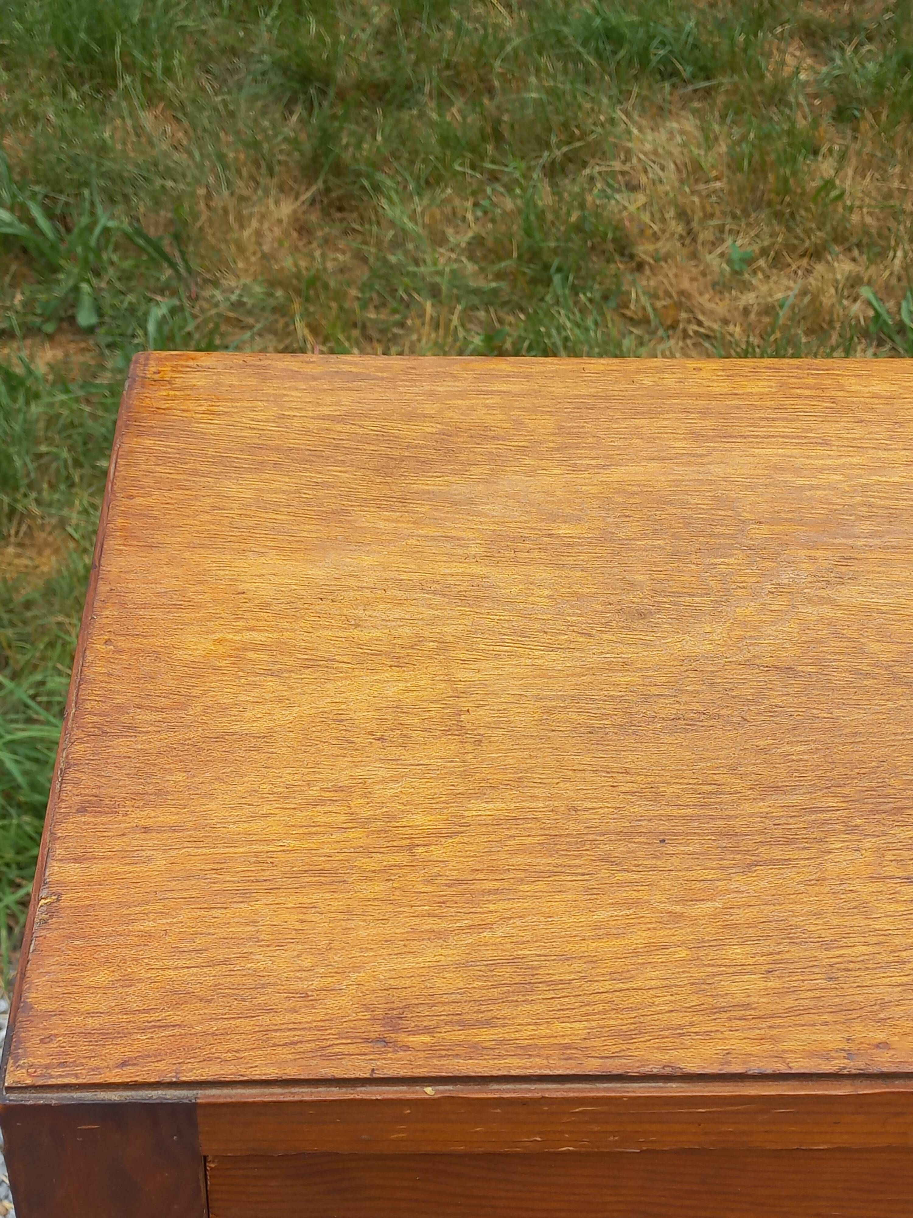 Vintage 1950s chest of drawers with tapered legs and 5 drawers.