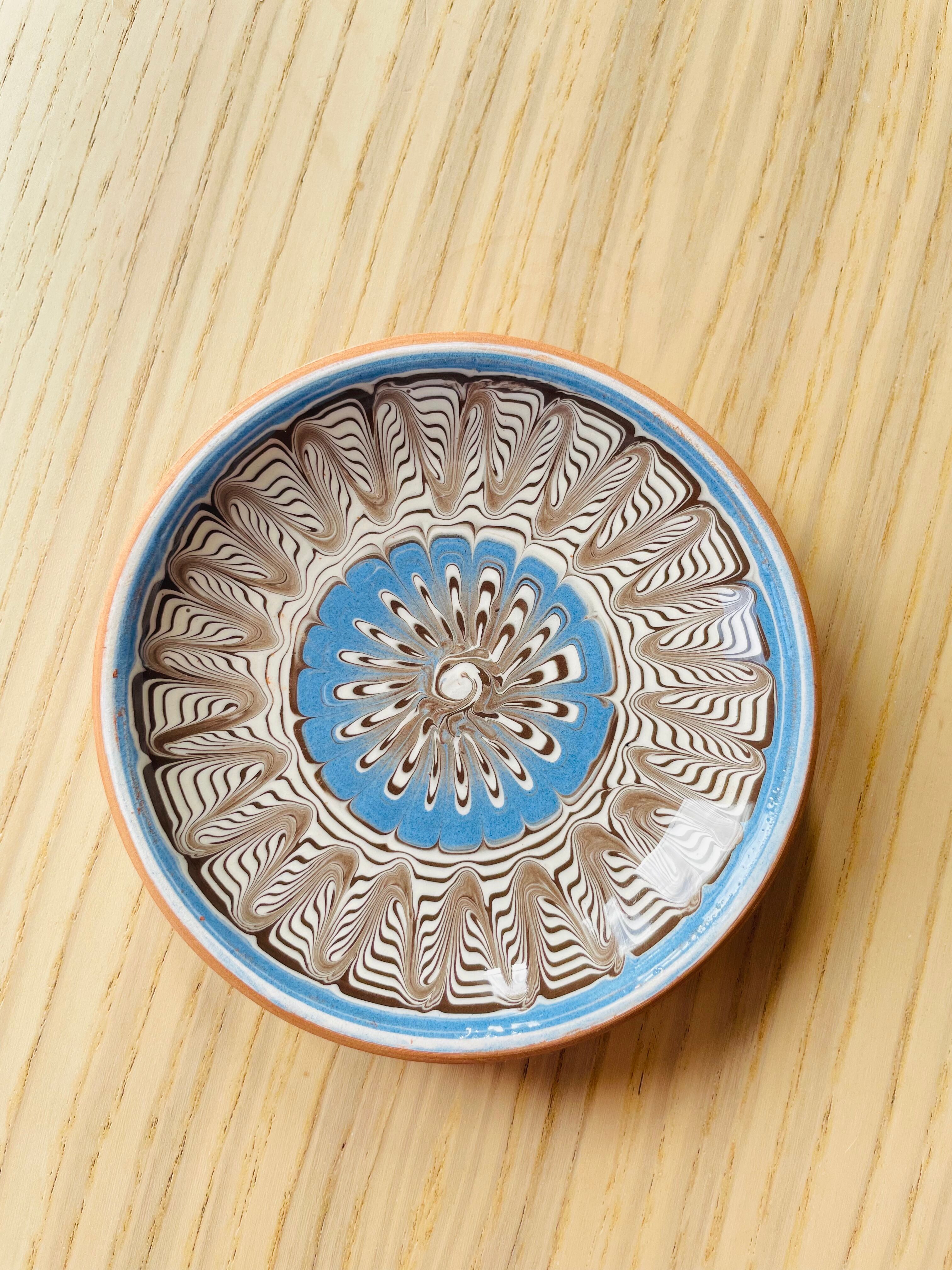 Assiette en céramique artisanat roumain